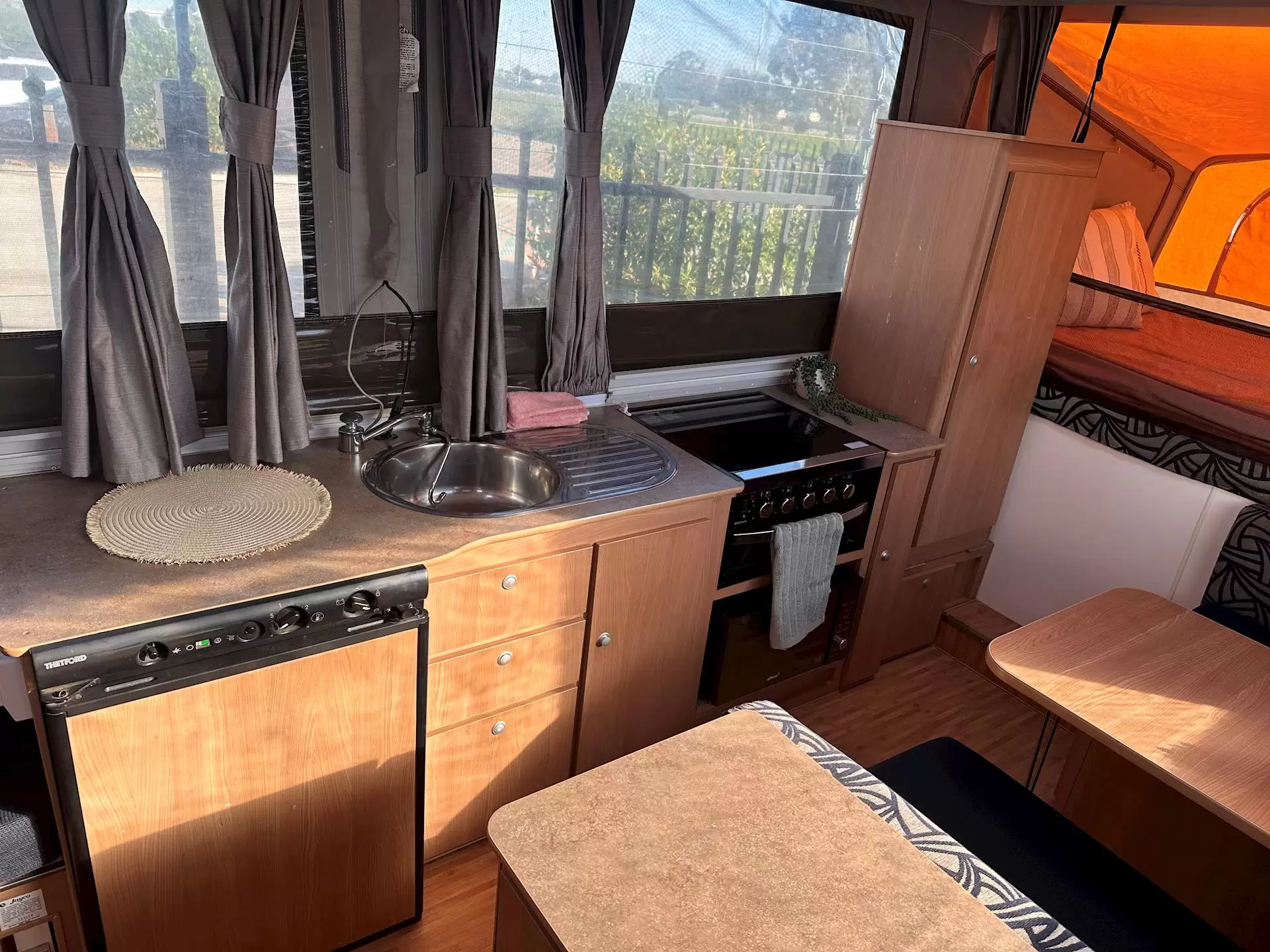 USED 2014 JAYCO SWAN OUTBACK