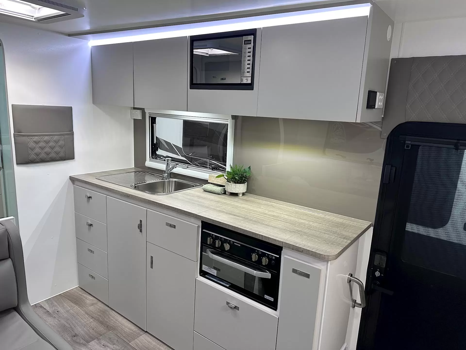 NEW 2026 DESIGN RV ODYSSEY 200M