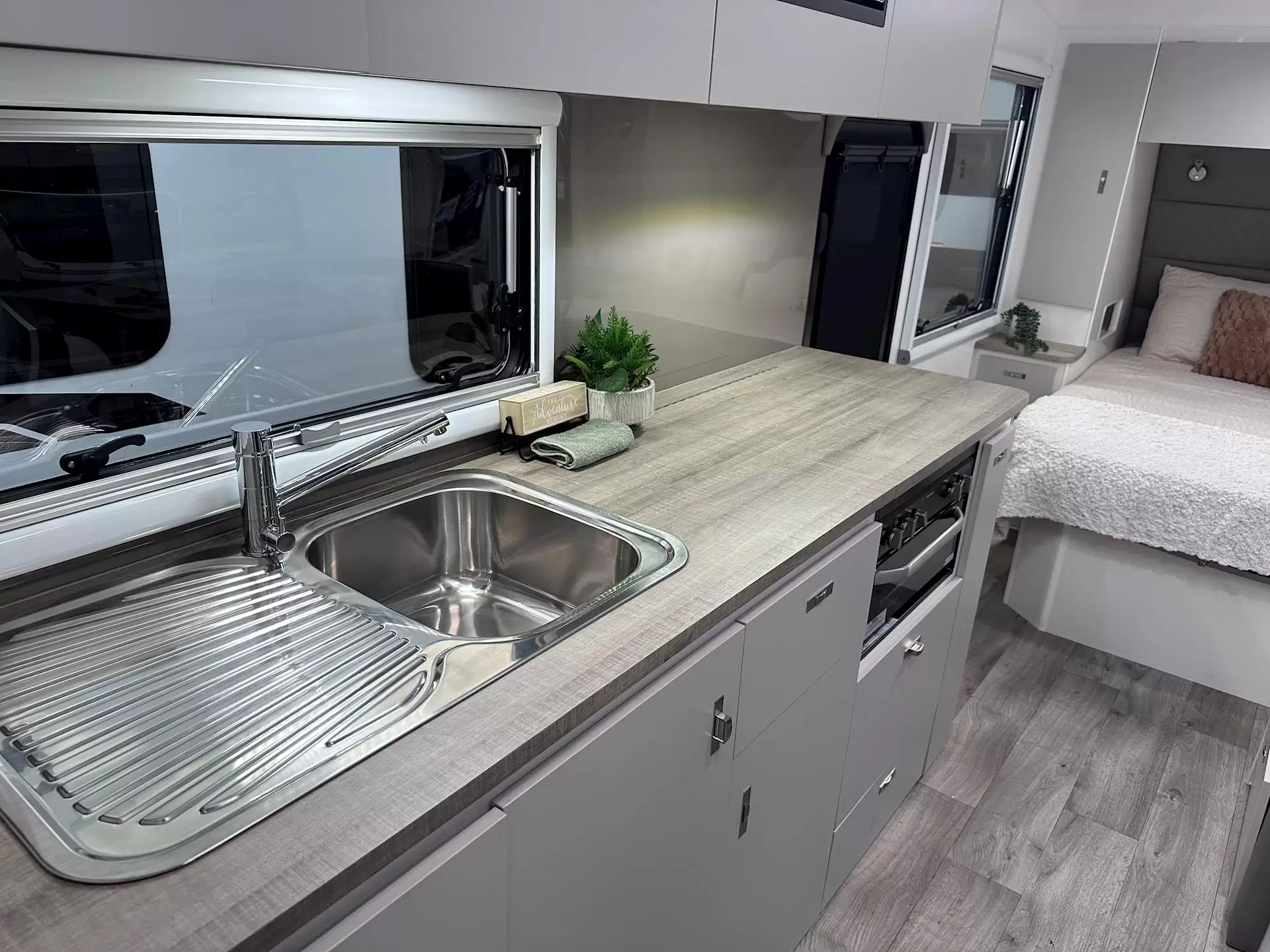 NEW 2026 DESIGN RV ODYSSEY 200M