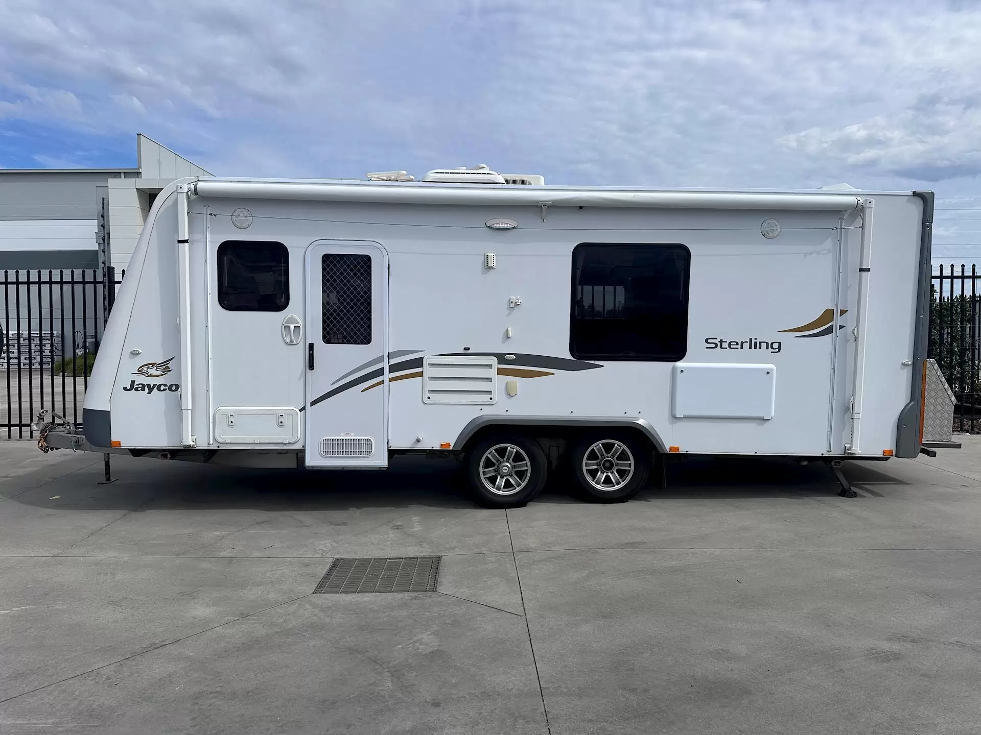 USED 2012 JAYCO STERLING 21.65-3 SLIDER