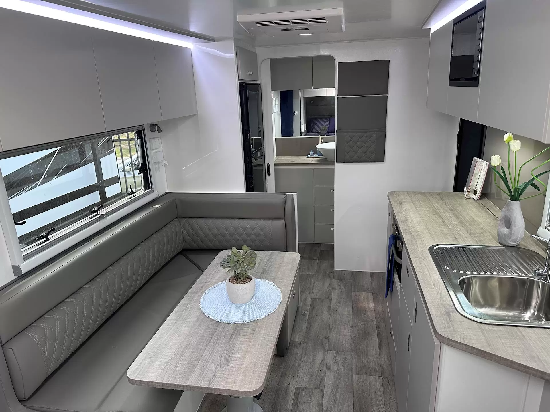 NEW 2025 DESIGN RV ODYSSEY 186R