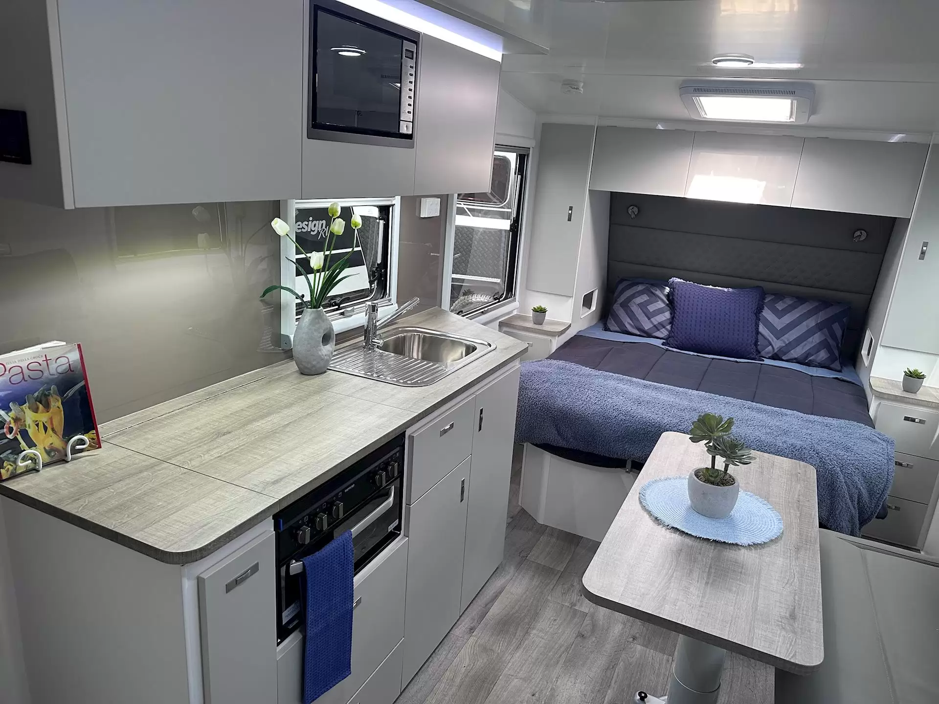 NEW 2025 DESIGN RV ODYSSEY 186R
