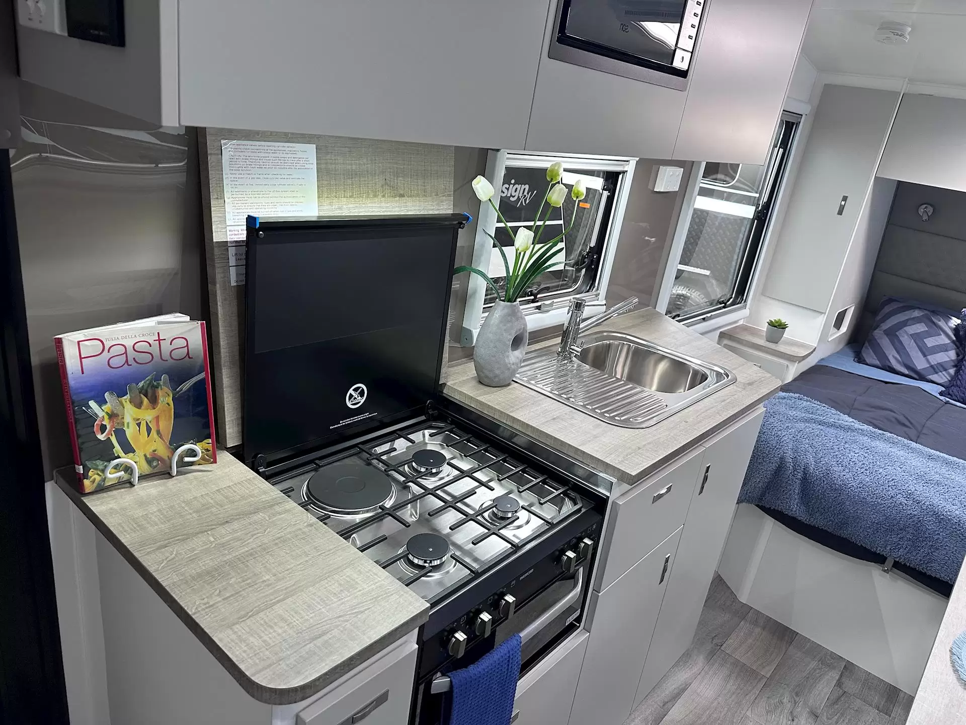 NEW 2025 DESIGN RV ODYSSEY 186R