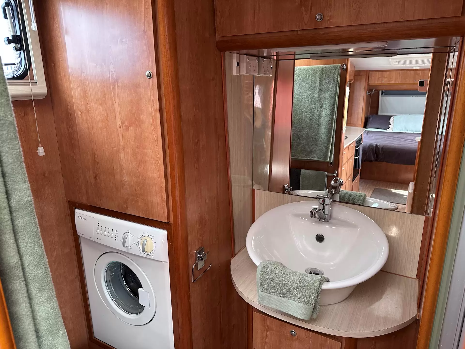 USED 2009 LOTUS Uptown 21'