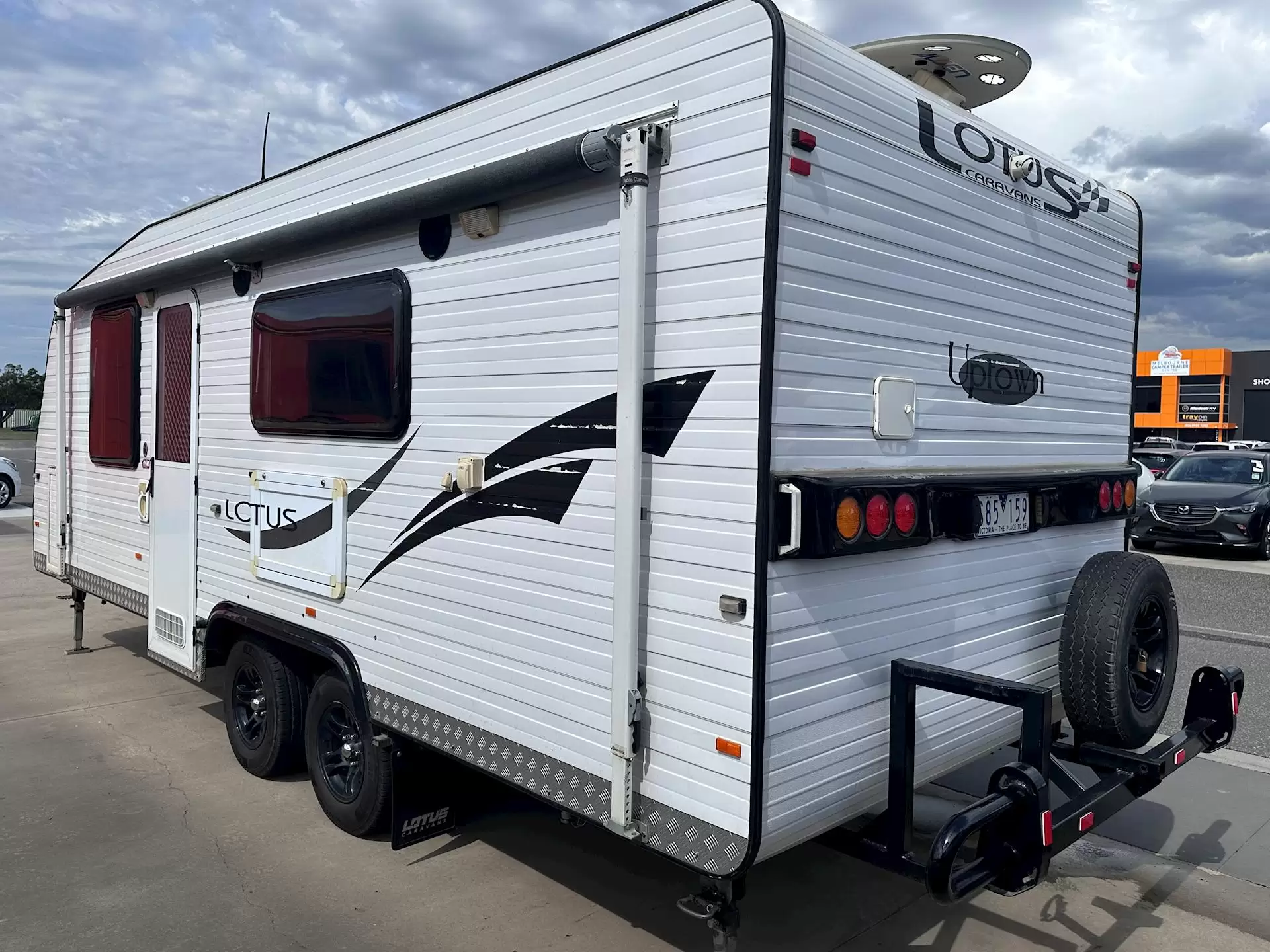 USED 2009 LOTUS Uptown 21'