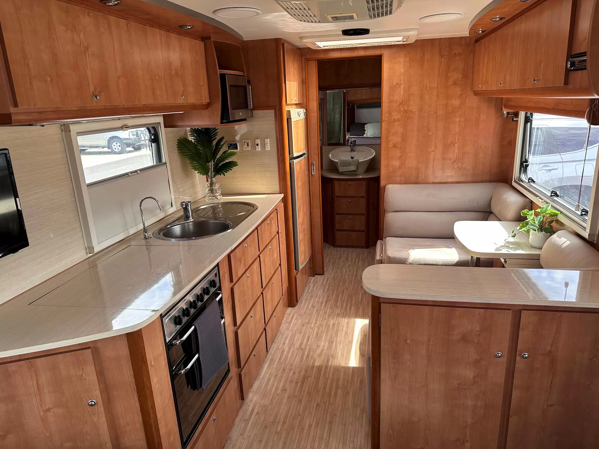 USED 2009 LOTUS Uptown 21'