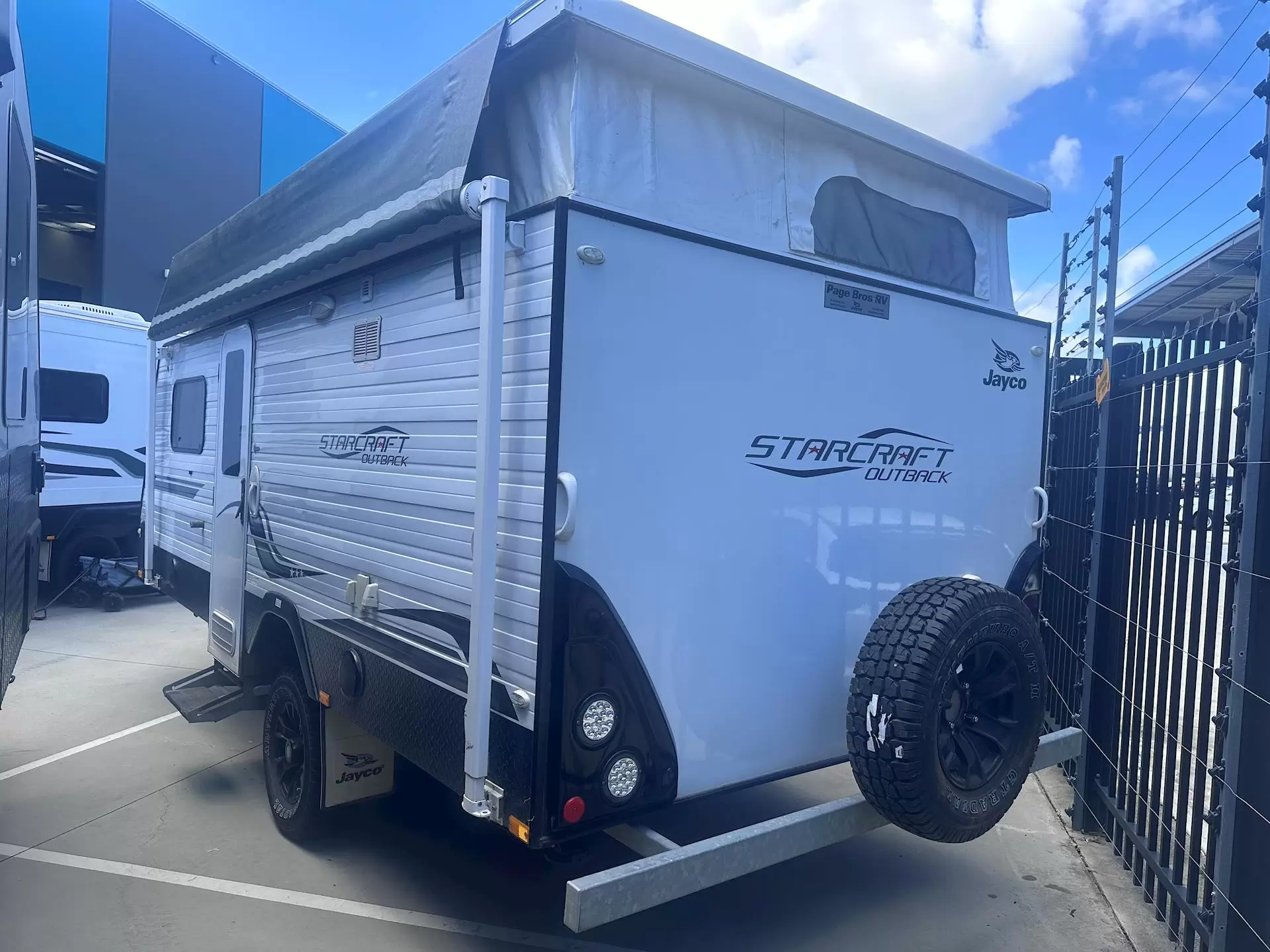 USED 2017 JAYCO STARCRAFT OUTBACK