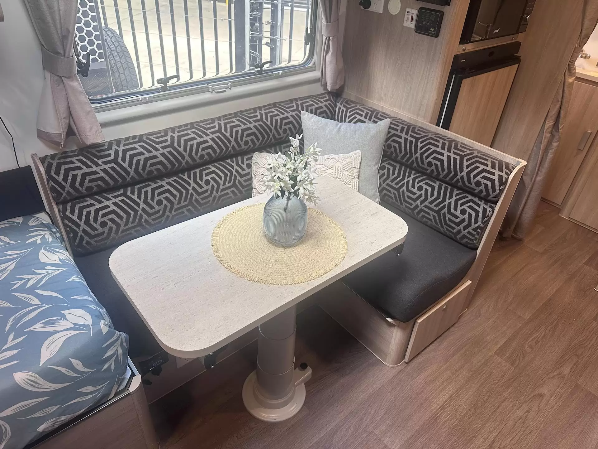 USED 2017 JAYCO STARCRAFT OUTBACK