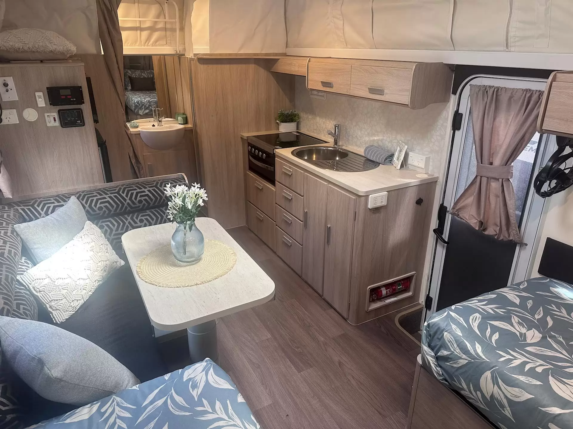 USED 2017 JAYCO STARCRAFT OUTBACK