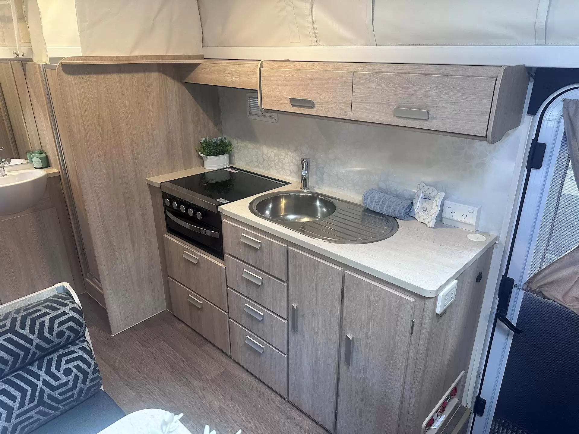 USED 2017 JAYCO STARCRAFT OUTBACK