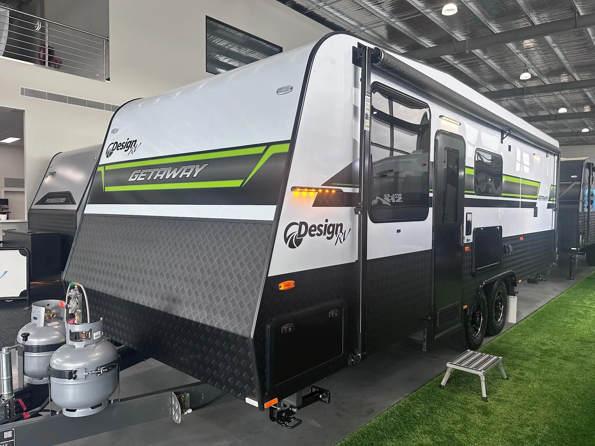 2026 DESIGN RV GETAWAY F226M Family 3 bunk
