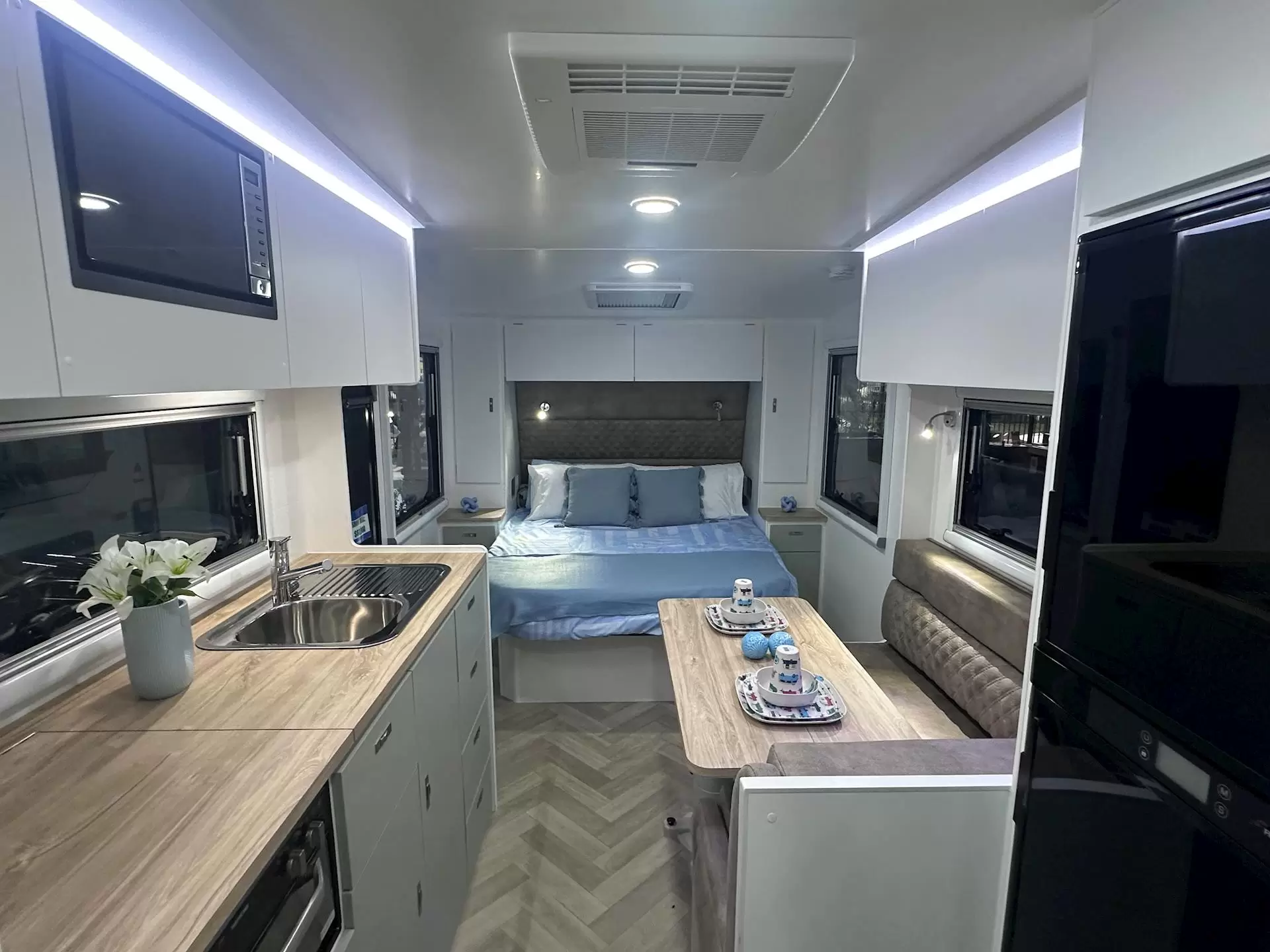 NEW 2026 DESIGN RV GETAWAY F226M Family 3 bunk