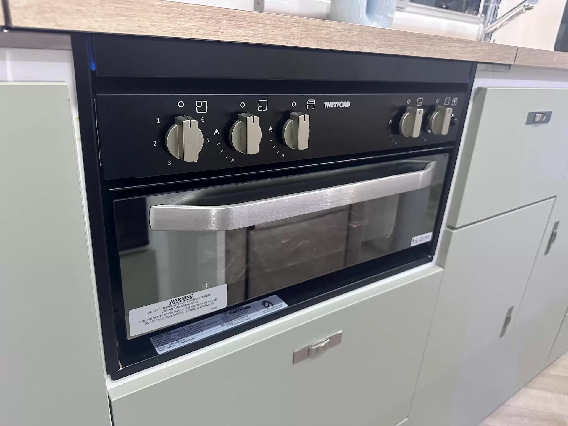 NEW 2026 DESIGN RV GETAWAY F226M Family 3 bunk