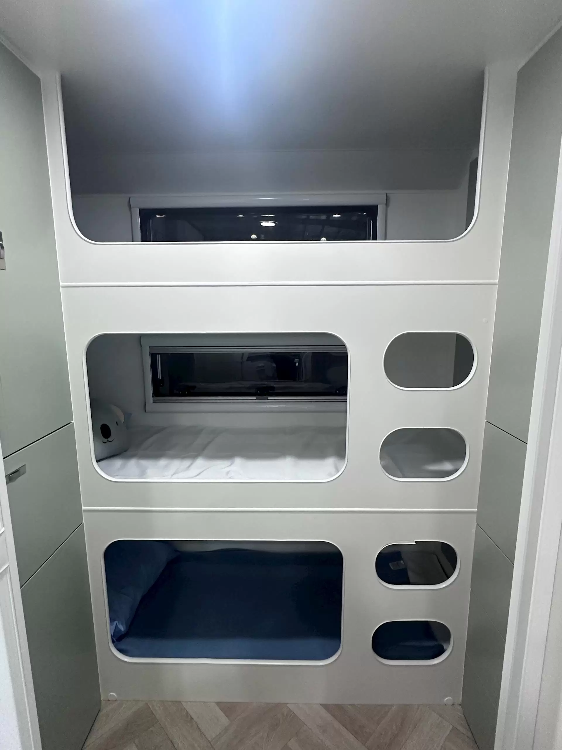 NEW 2026 DESIGN RV GETAWAY F226M Family 3 bunk