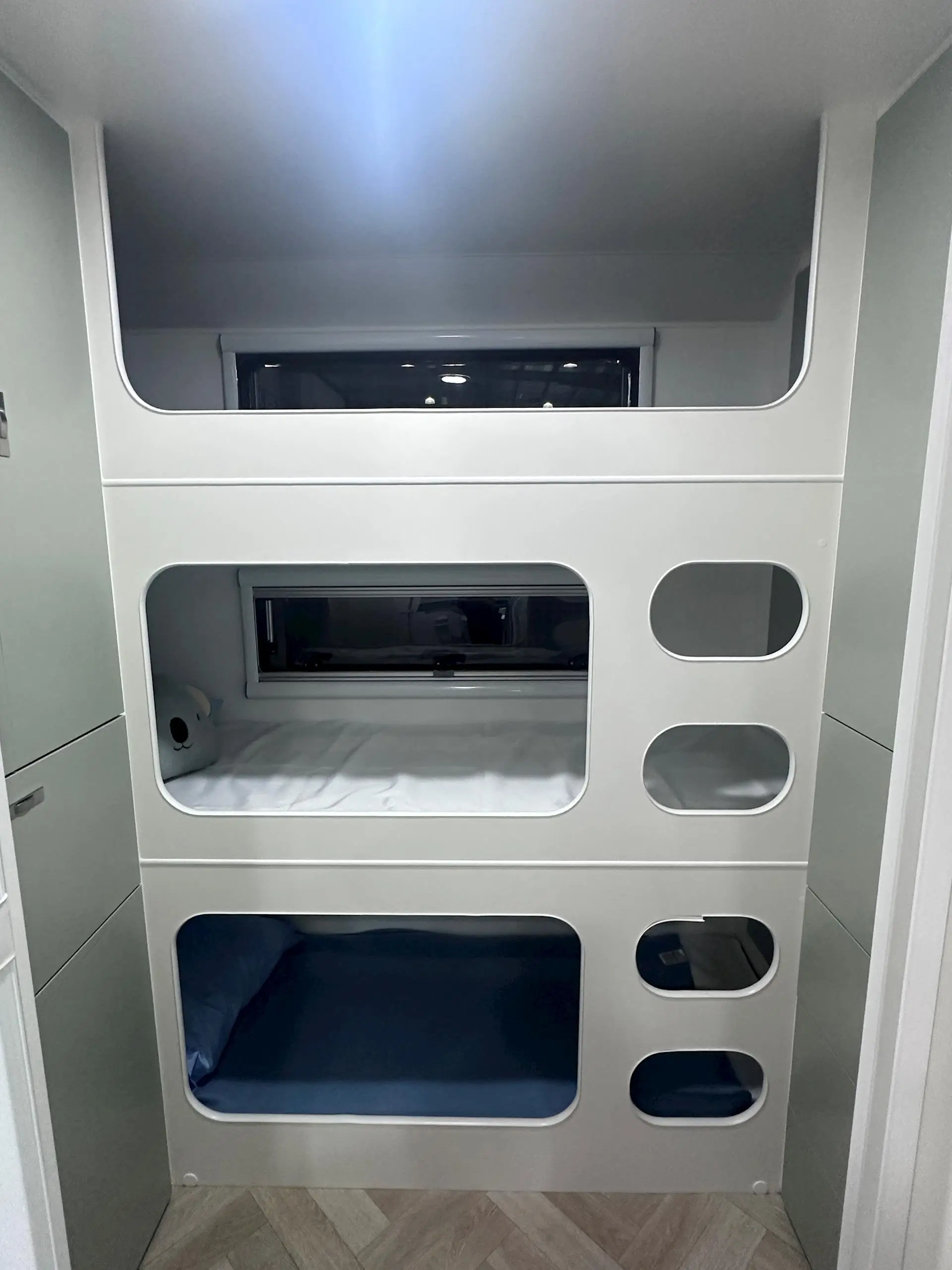 NEW 2026 DESIGN RV GETAWAY F226M Family 3 bunk