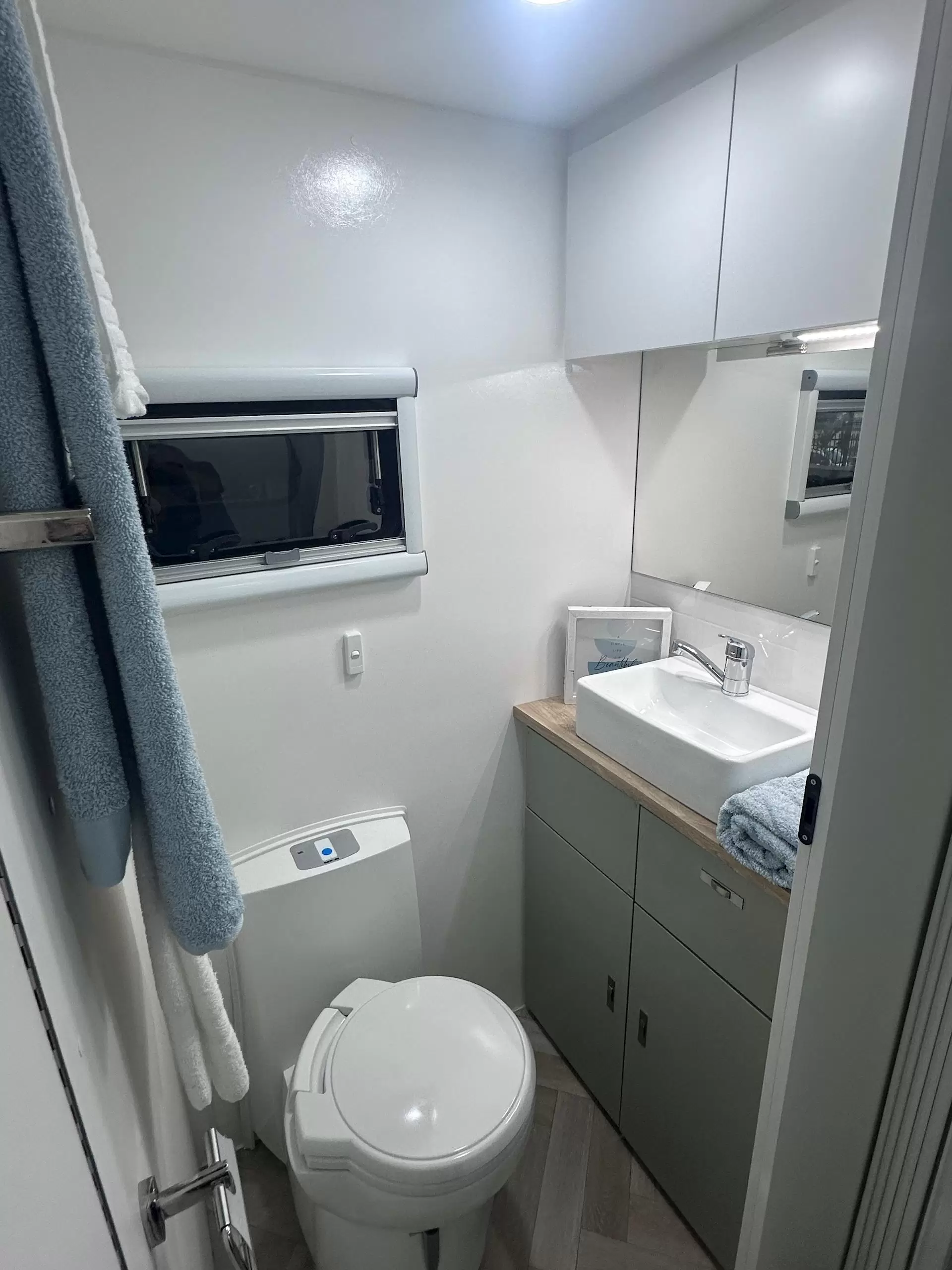 NEW 2026 DESIGN RV GETAWAY F226M Family 3 bunk