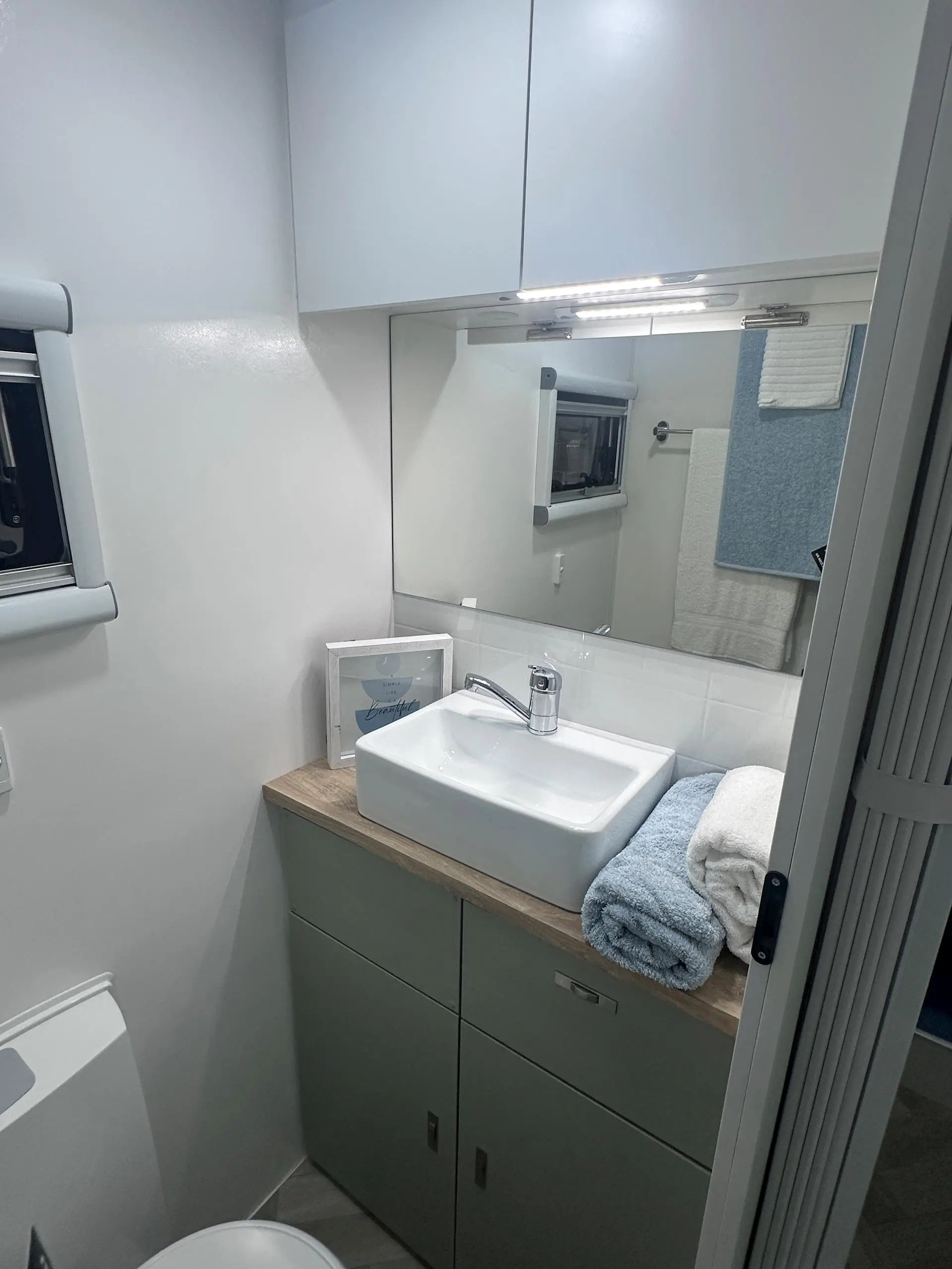 NEW 2026 DESIGN RV GETAWAY F226M Family 3 bunk