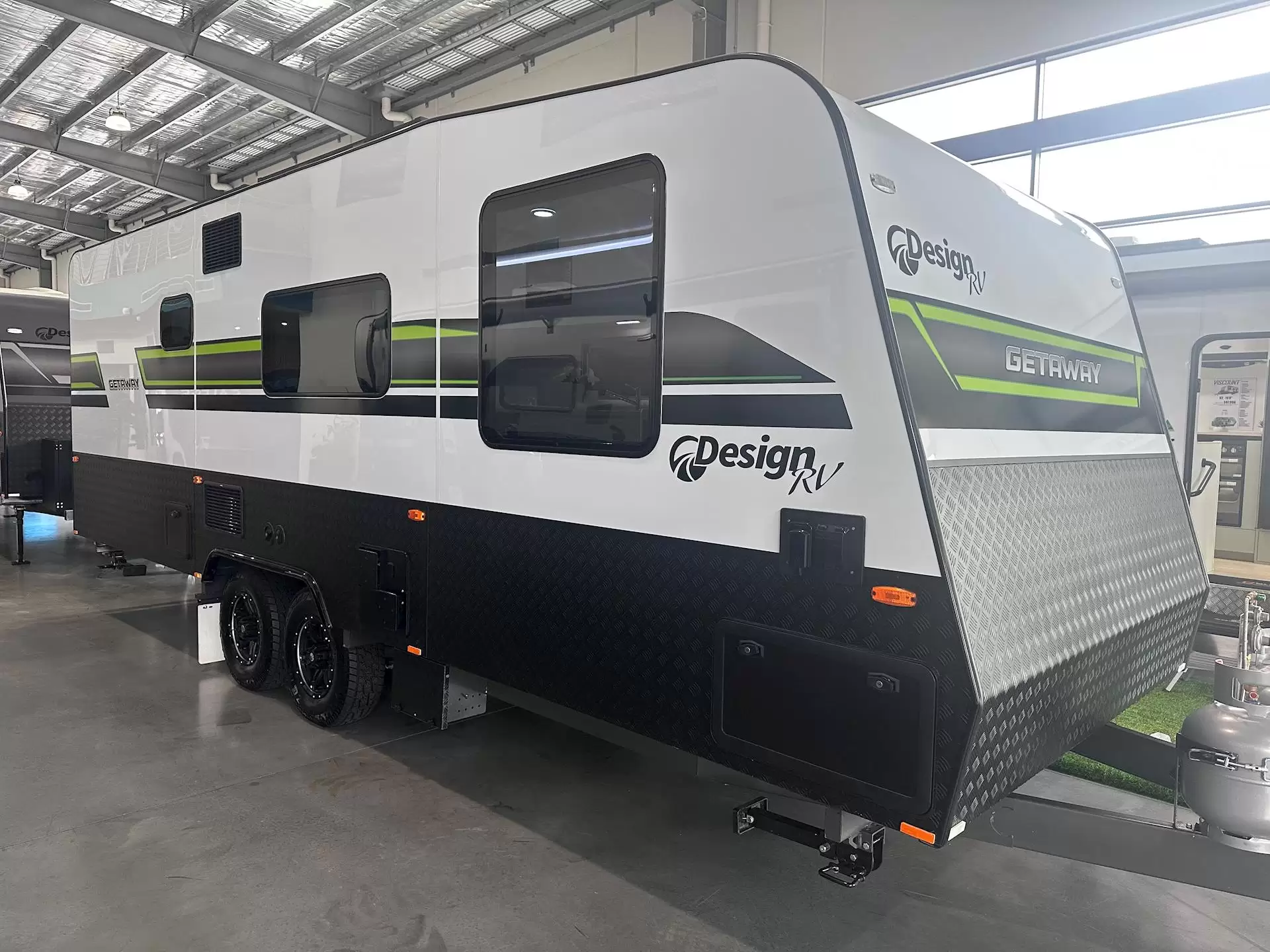 NEW 2026 DESIGN RV GETAWAY F226M Family 3 bunk