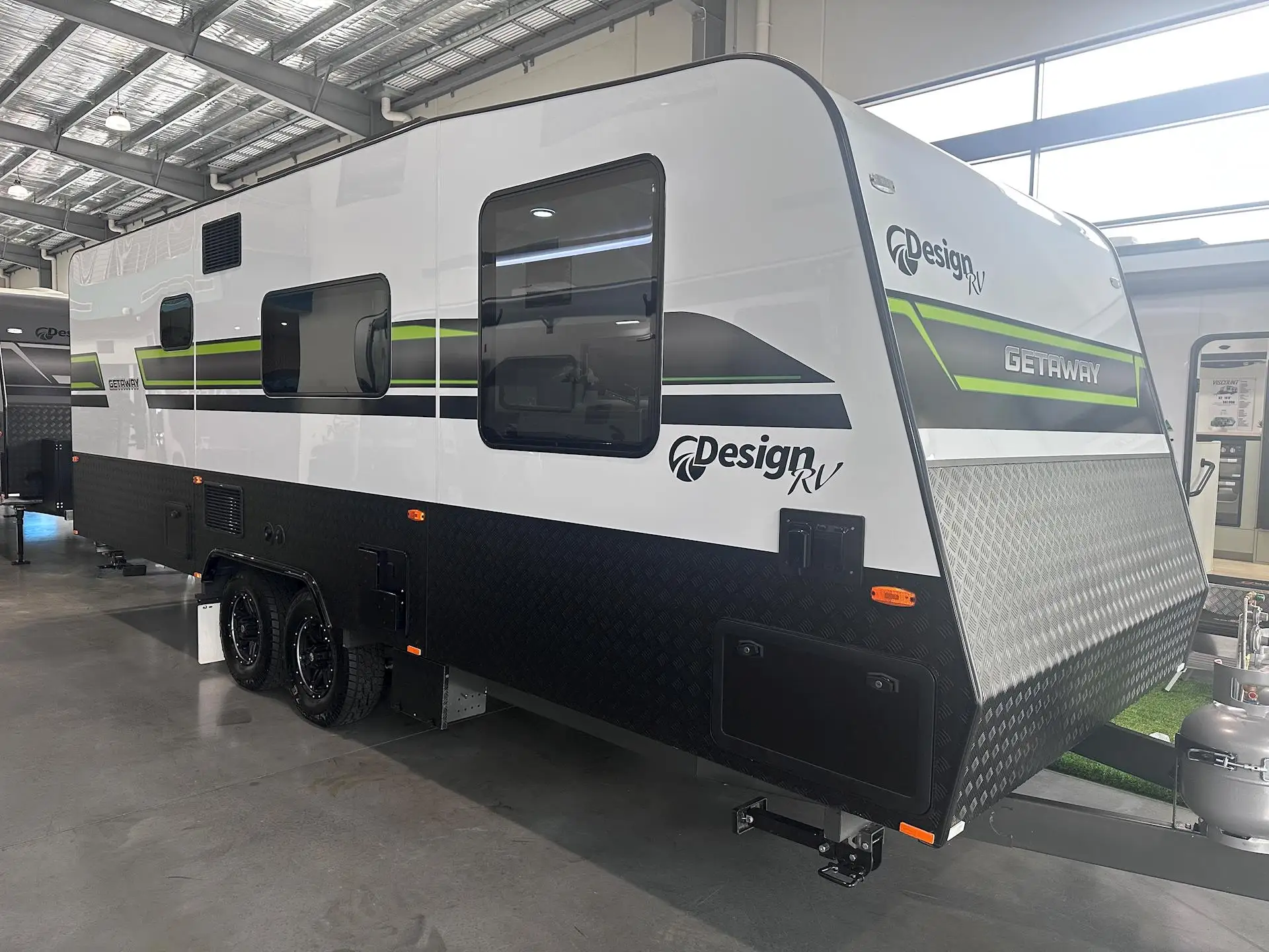 NEW 2026 DESIGN RV GETAWAY F226M Family 3 bunk
