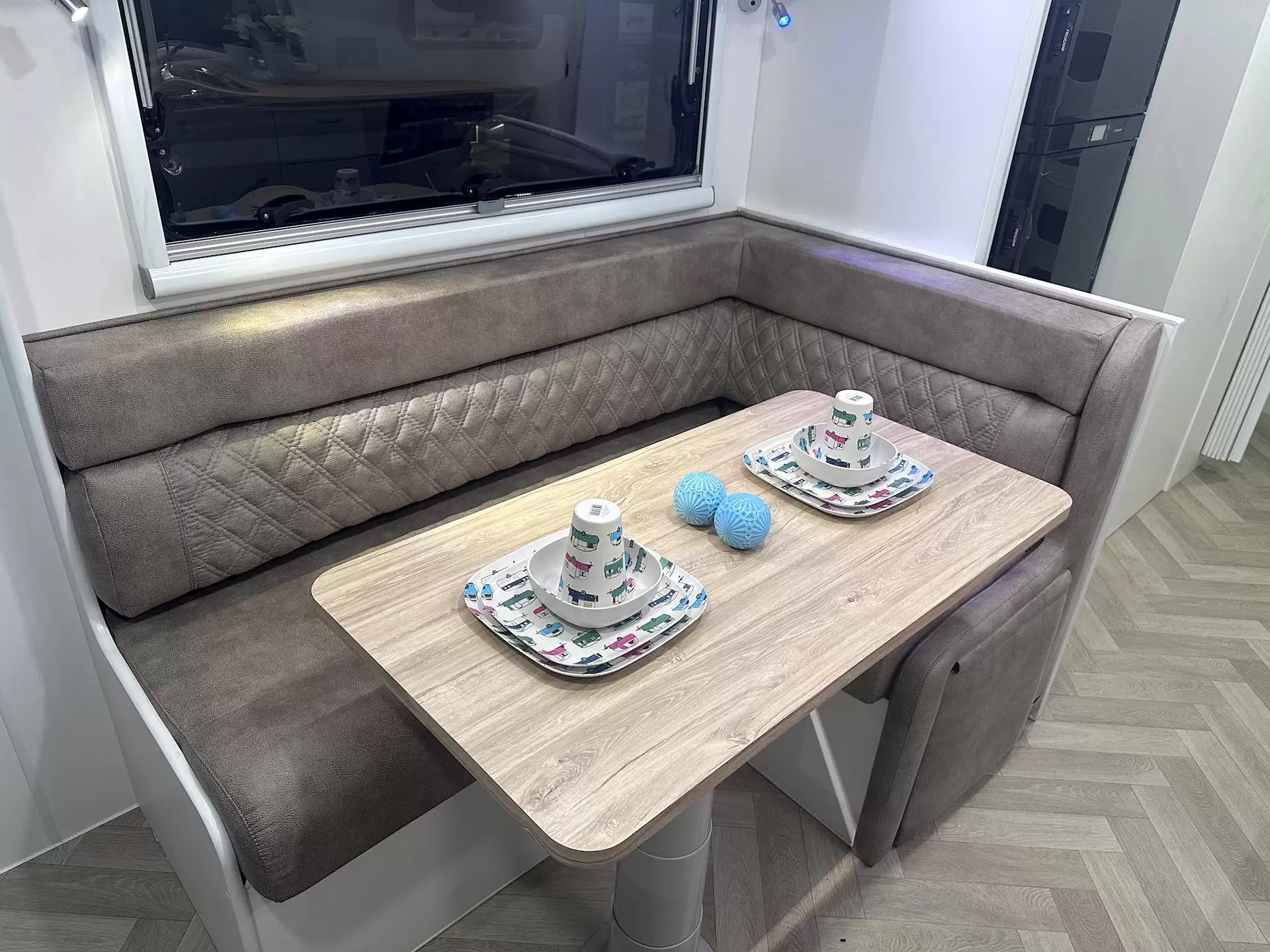 NEW 2026 DESIGN RV GETAWAY F226M Family 3 bunk