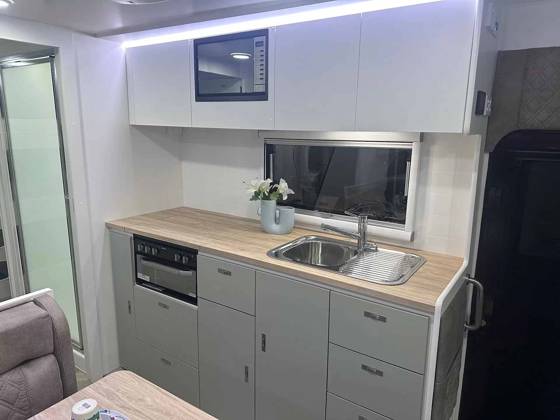 NEW 2026 DESIGN RV GETAWAY F226M Family 3 bunk