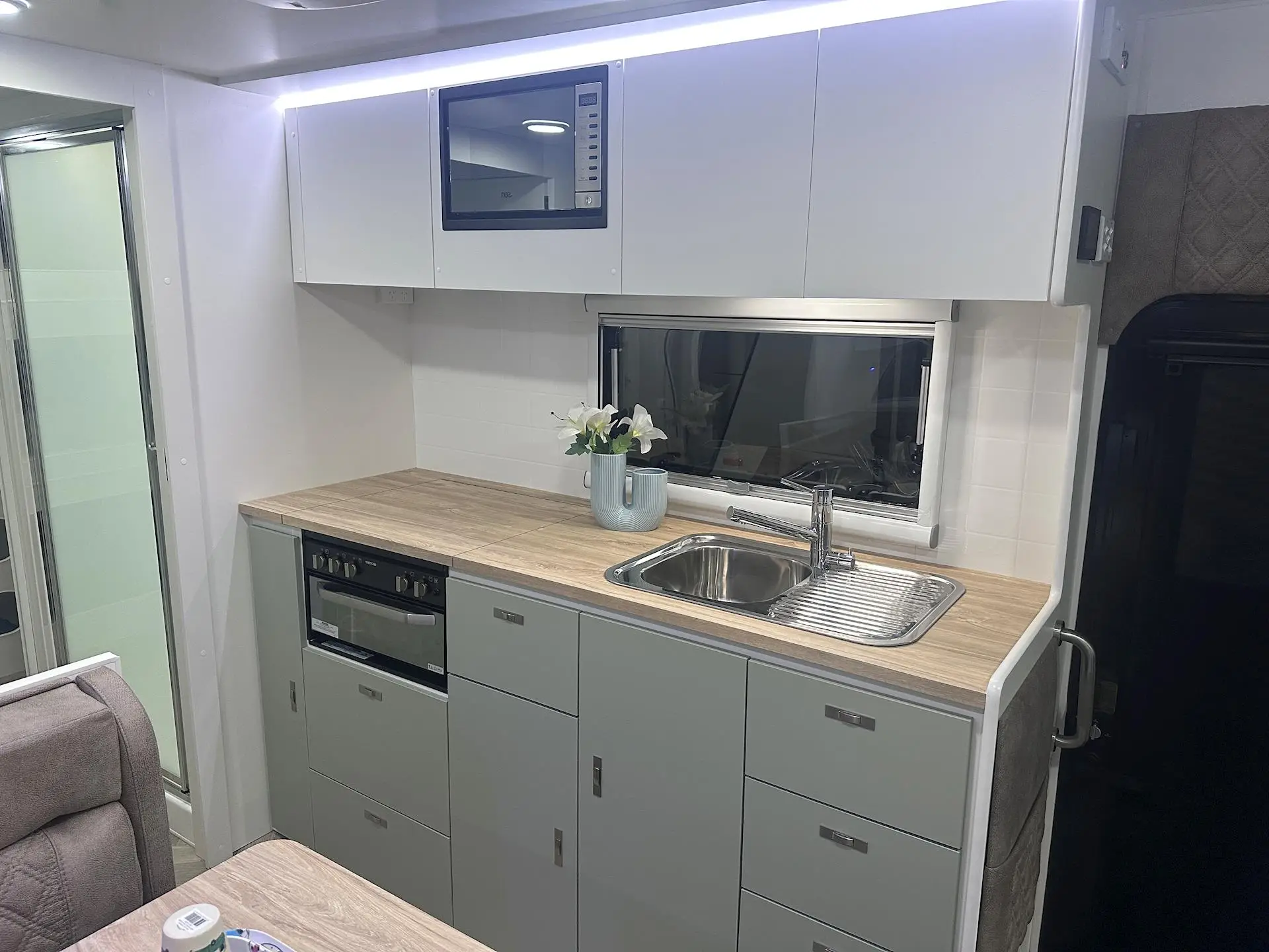 NEW 2026 DESIGN RV GETAWAY F226M Family 3 bunk