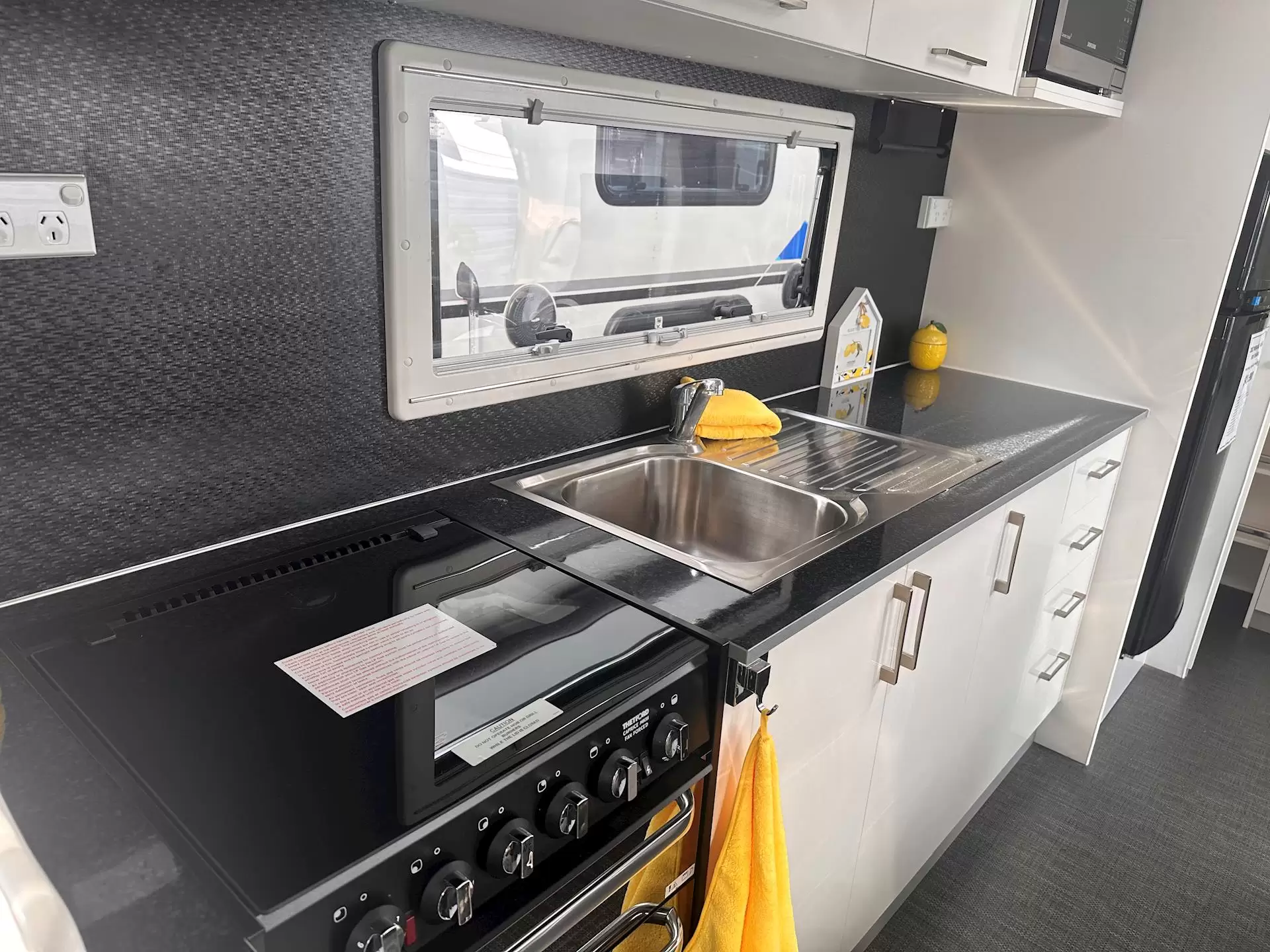 USED 2017 NEW AGE MANTA RAY MR19E