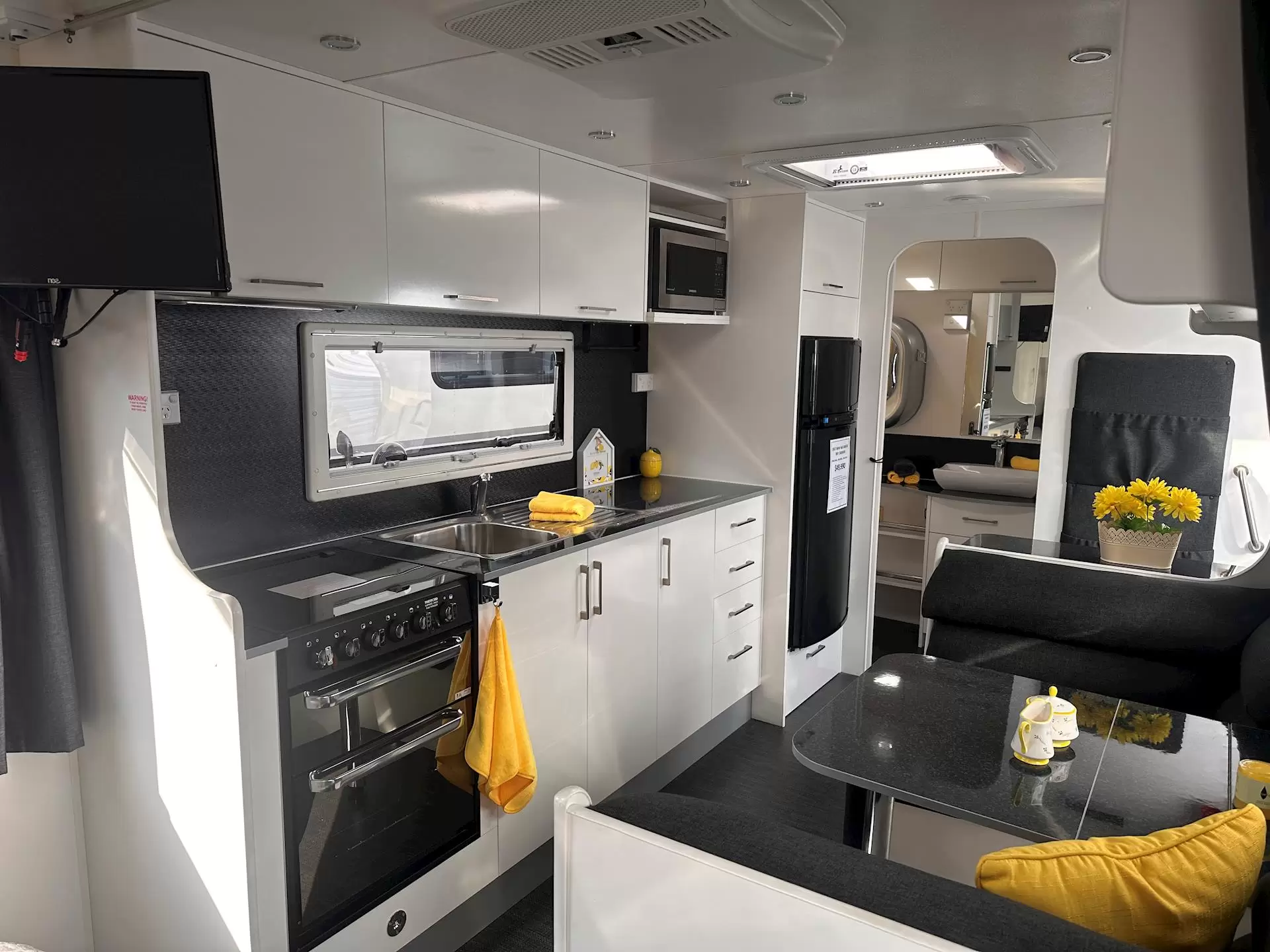 USED 2017 NEW AGE MANTA RAY MR19E