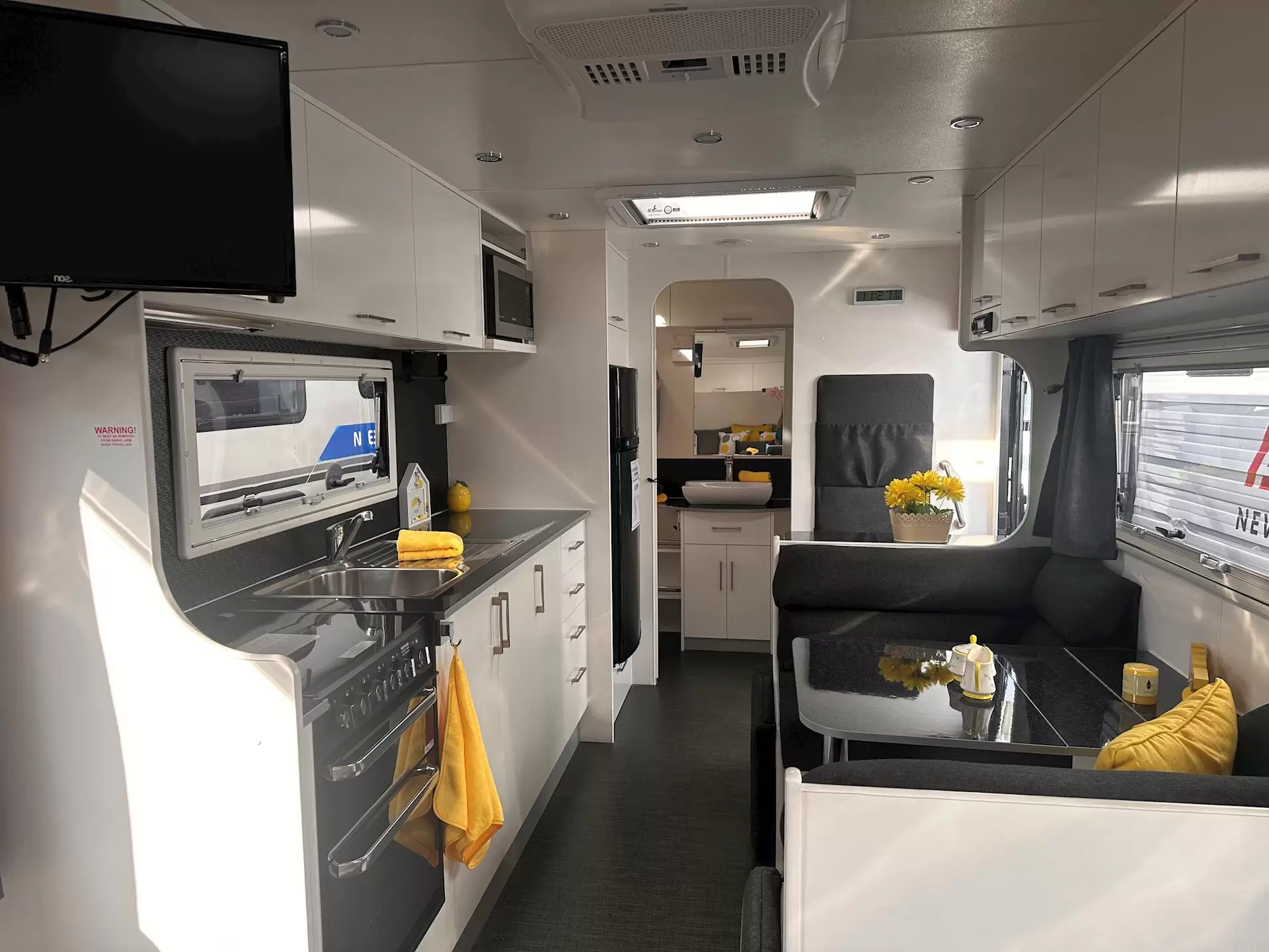 USED 2017 NEW AGE MANTA RAY MR19E