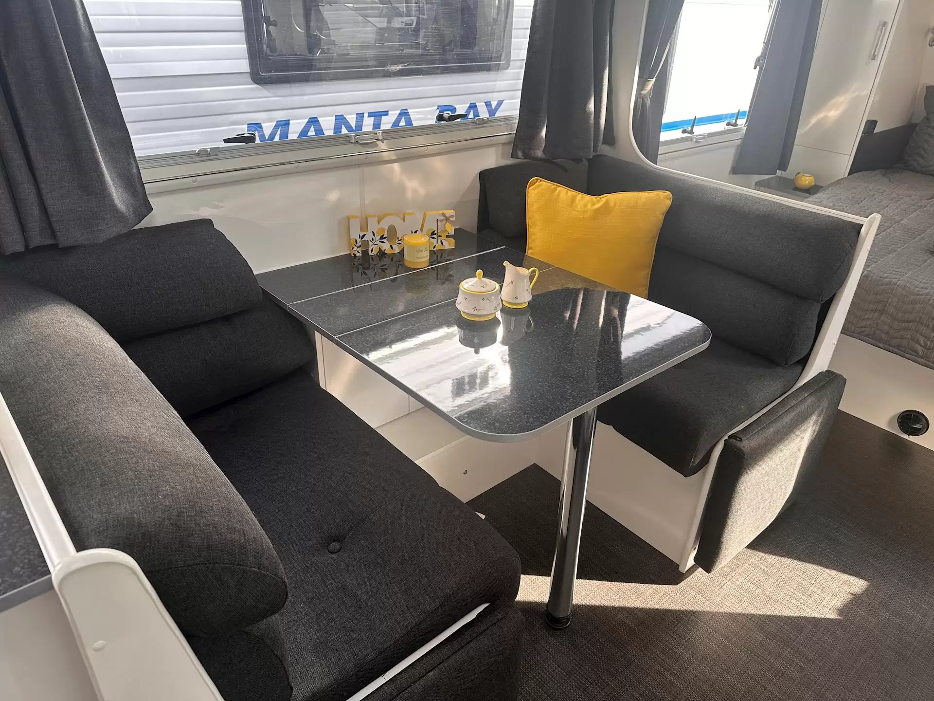 USED 2017 NEW AGE MANTA RAY MR19E