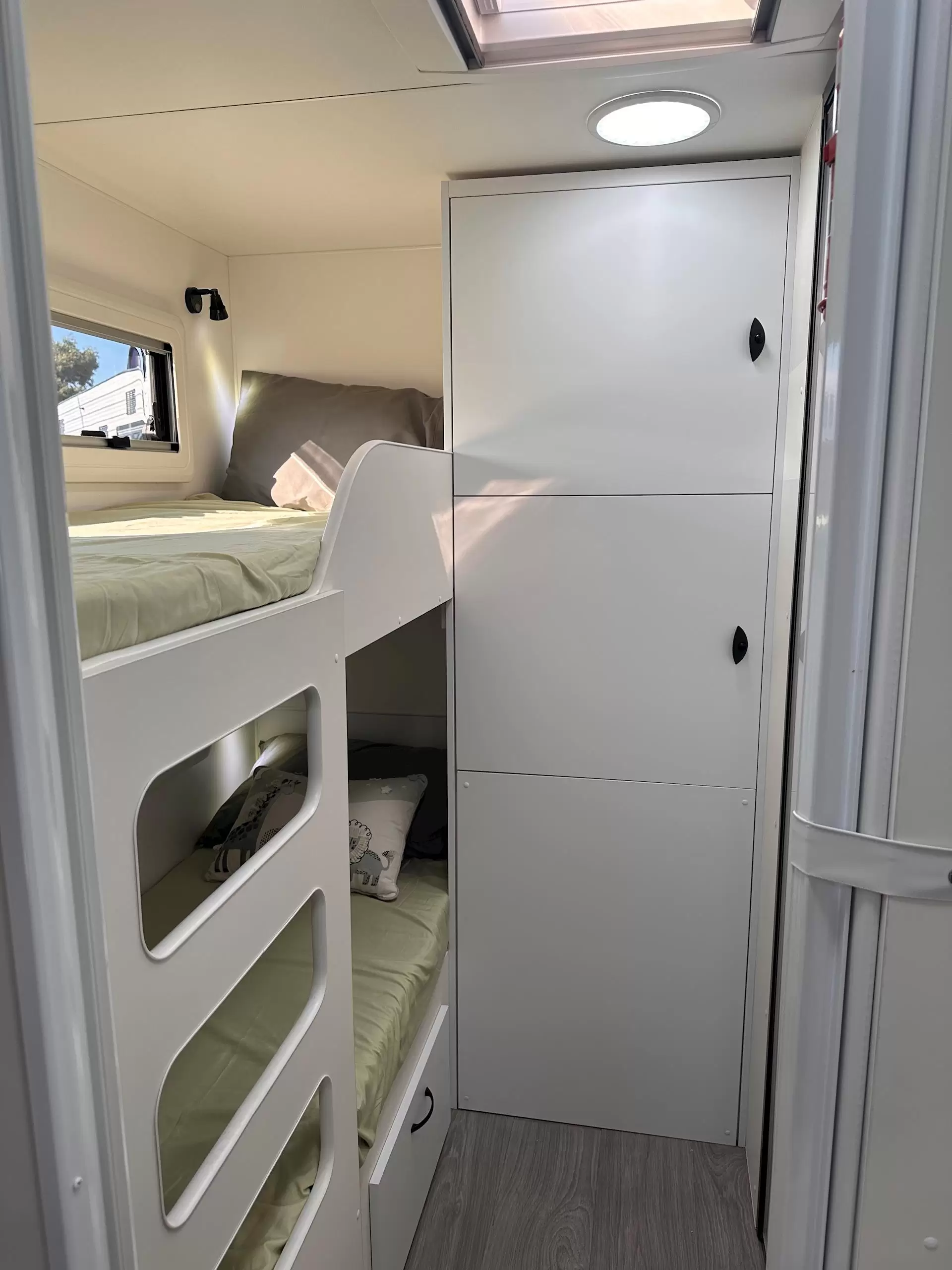 NEW 2026 VISCOUNT V2 EW FAMILY 2B
