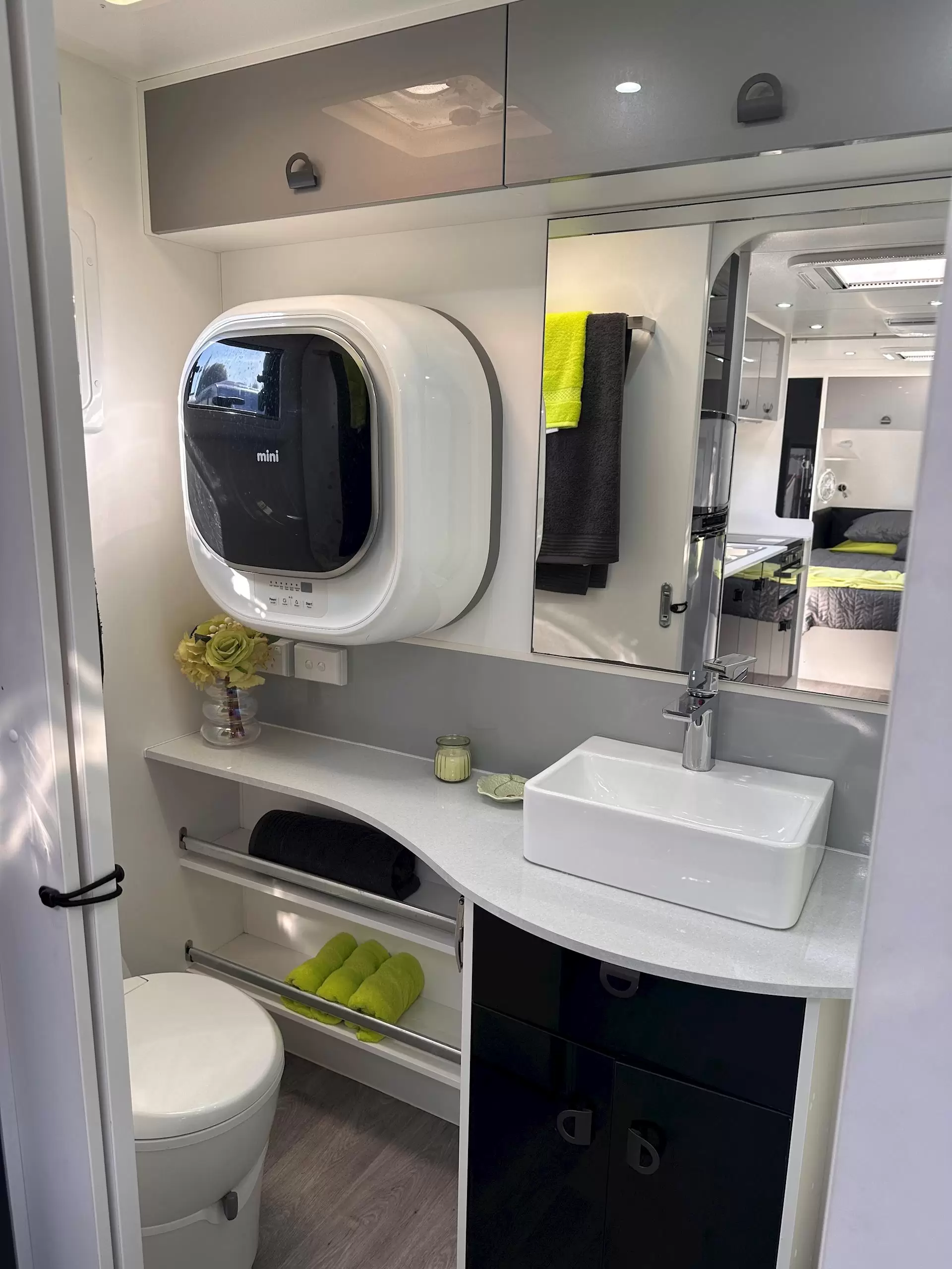 USED 2021 NEW AGE MANTA RAY 19ES