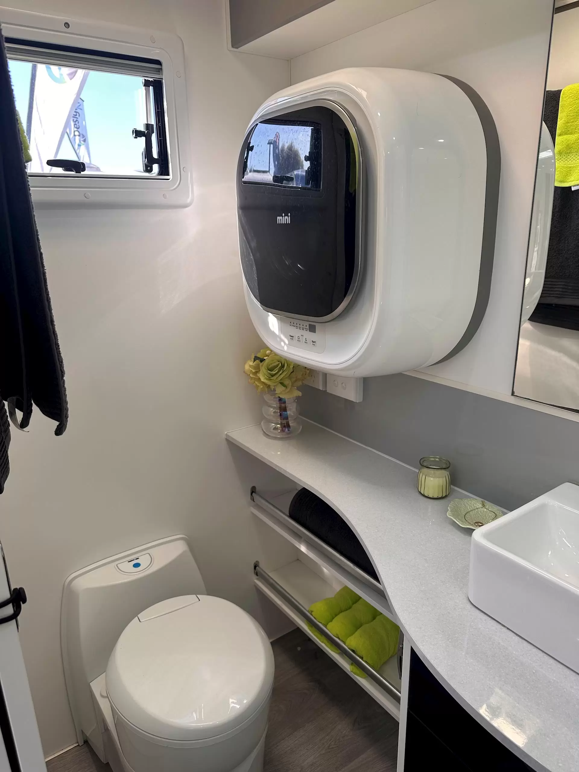 USED 2021 NEW AGE MANTA RAY 19ES