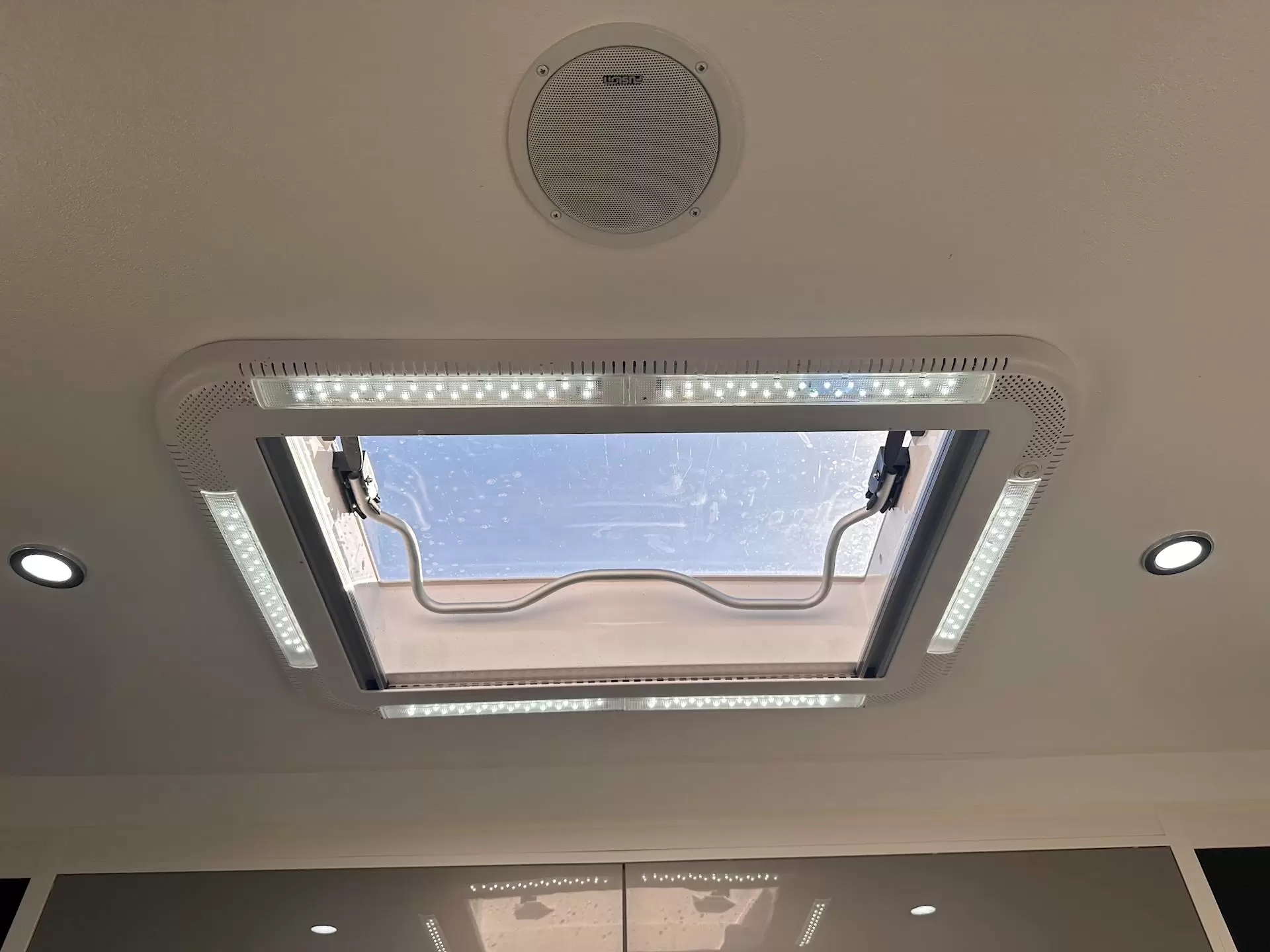 USED 2021 NEW AGE MANTA RAY 19ES