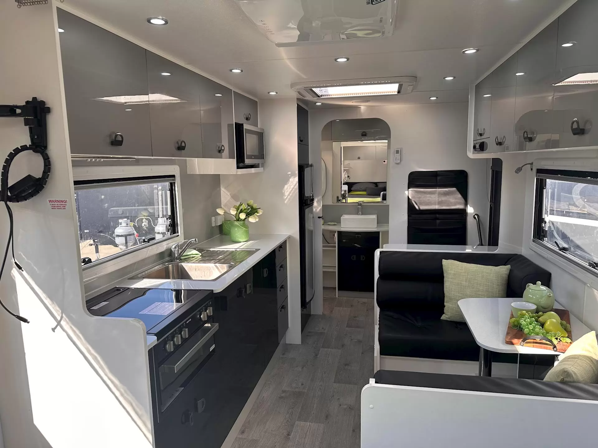 USED 2021 NEW AGE MANTA RAY 19ES
