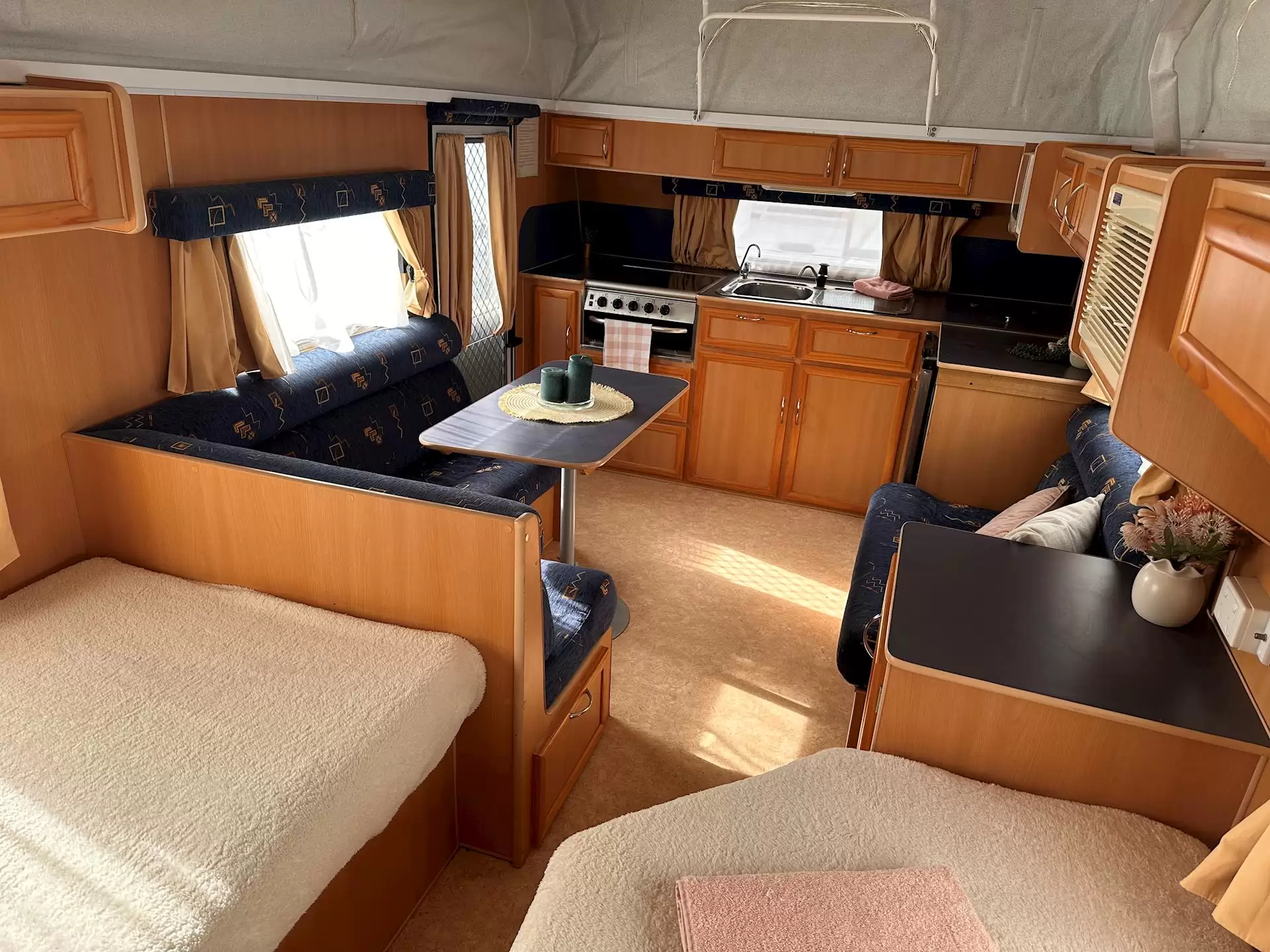 USED  Western Caravans 16