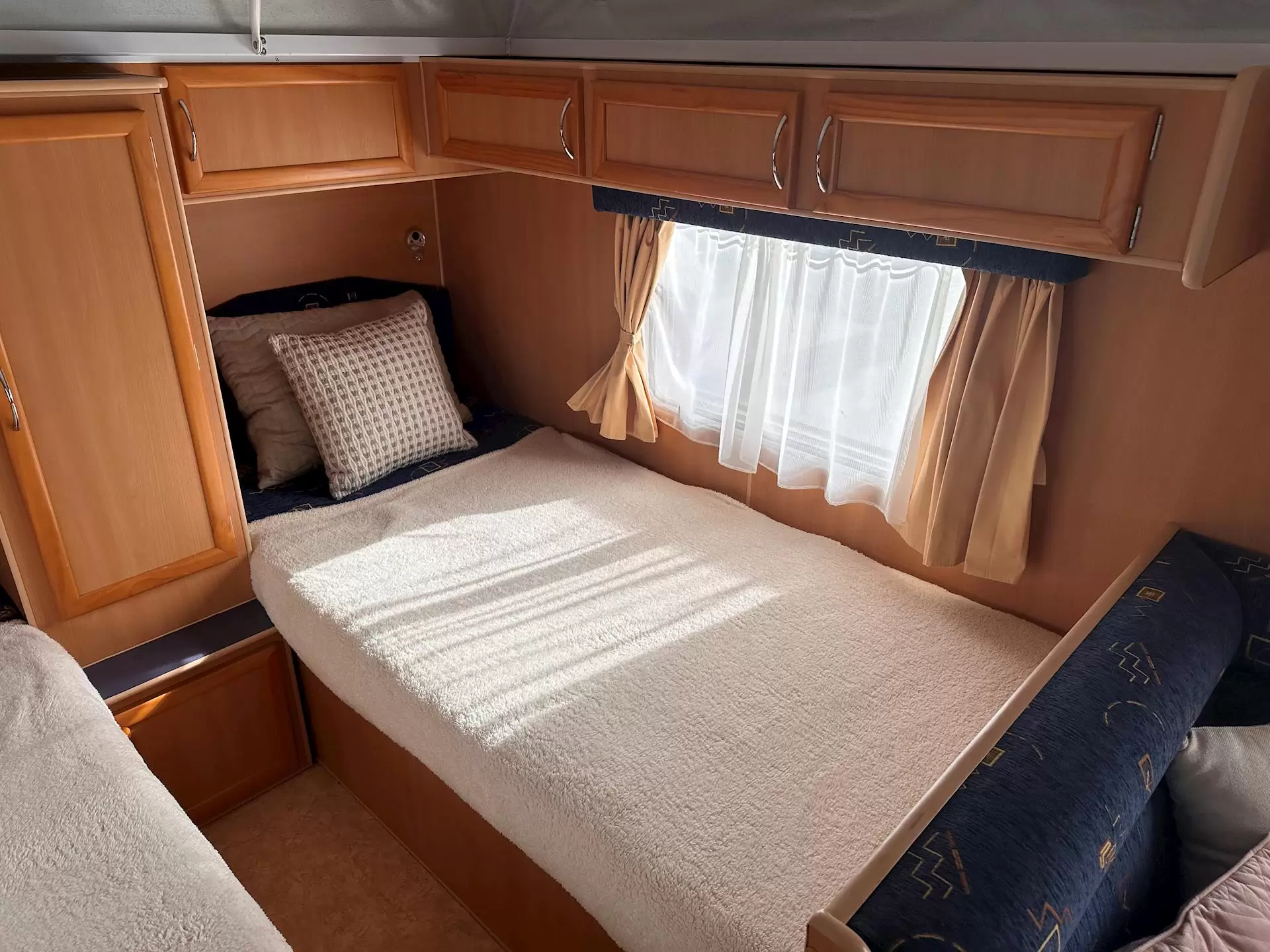 USED  Western Caravans 16