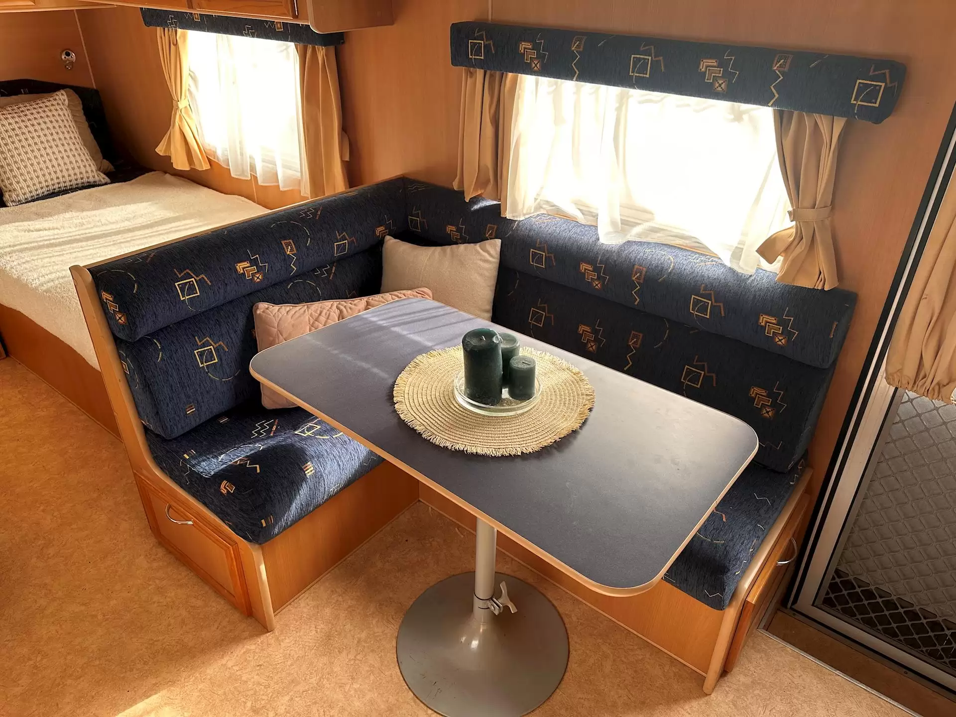 USED  Western Caravans 16