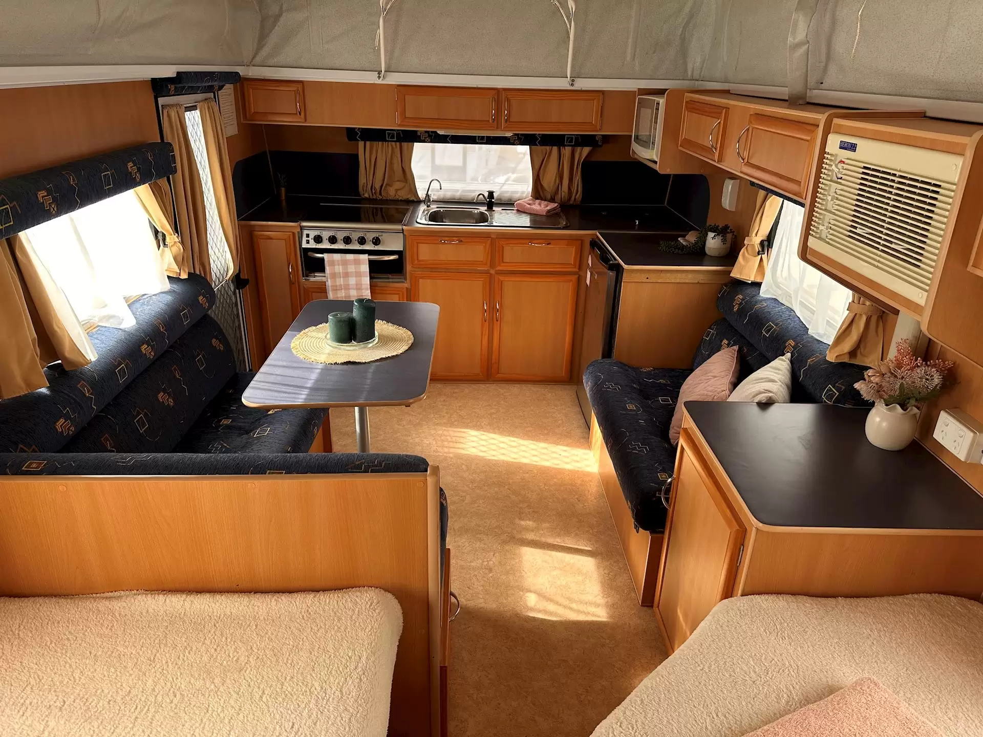 USED  Western Caravans 16