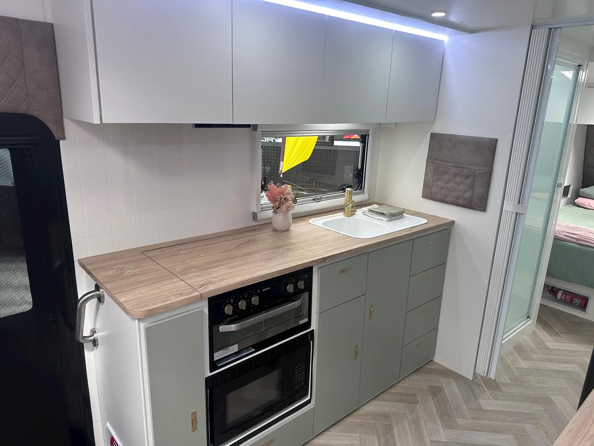 NEW 2026 DESIGN RV ODYSSEY 2210R
