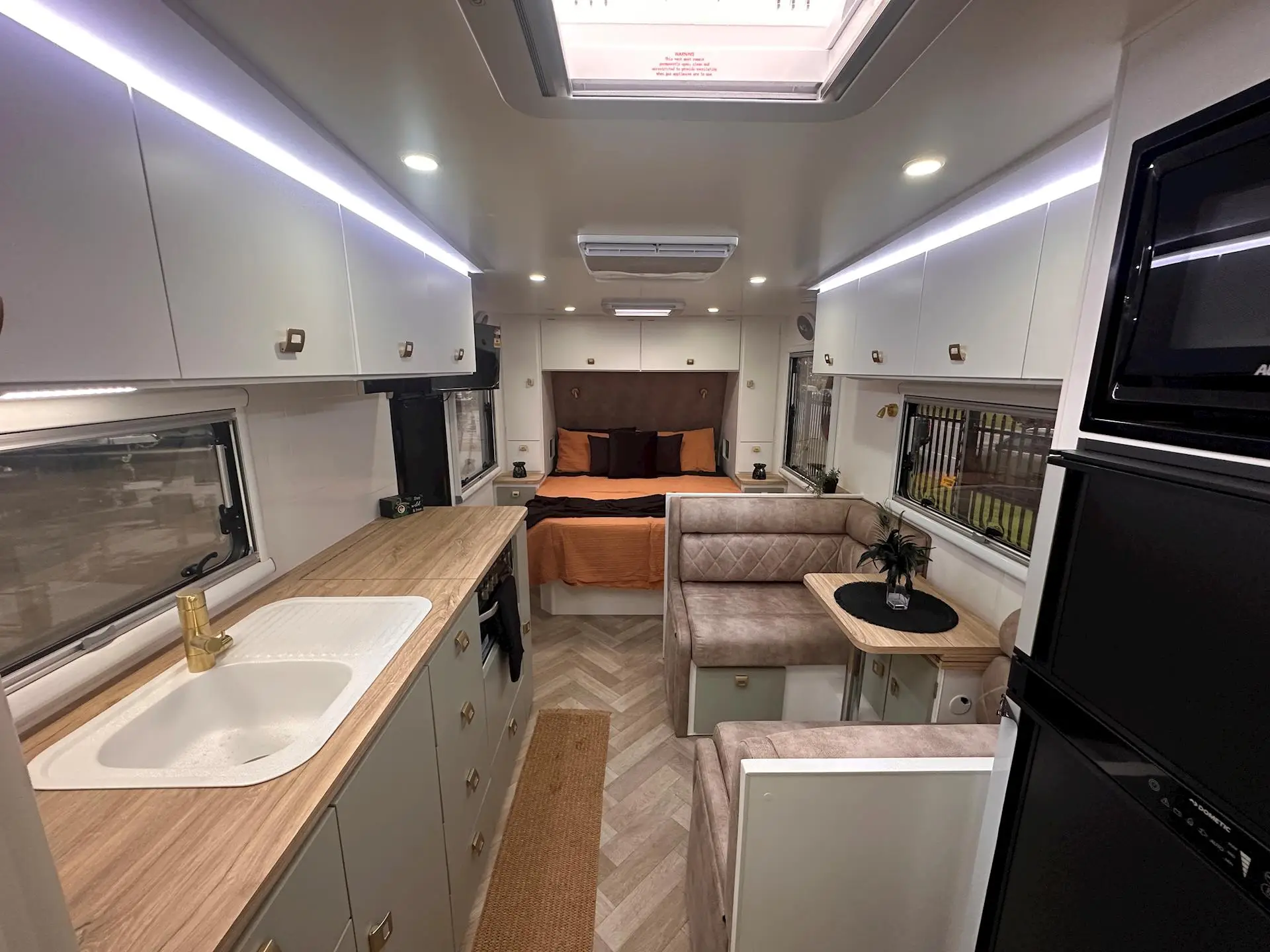 NEW 2026 DESIGN RV FORERUNNER V2-1