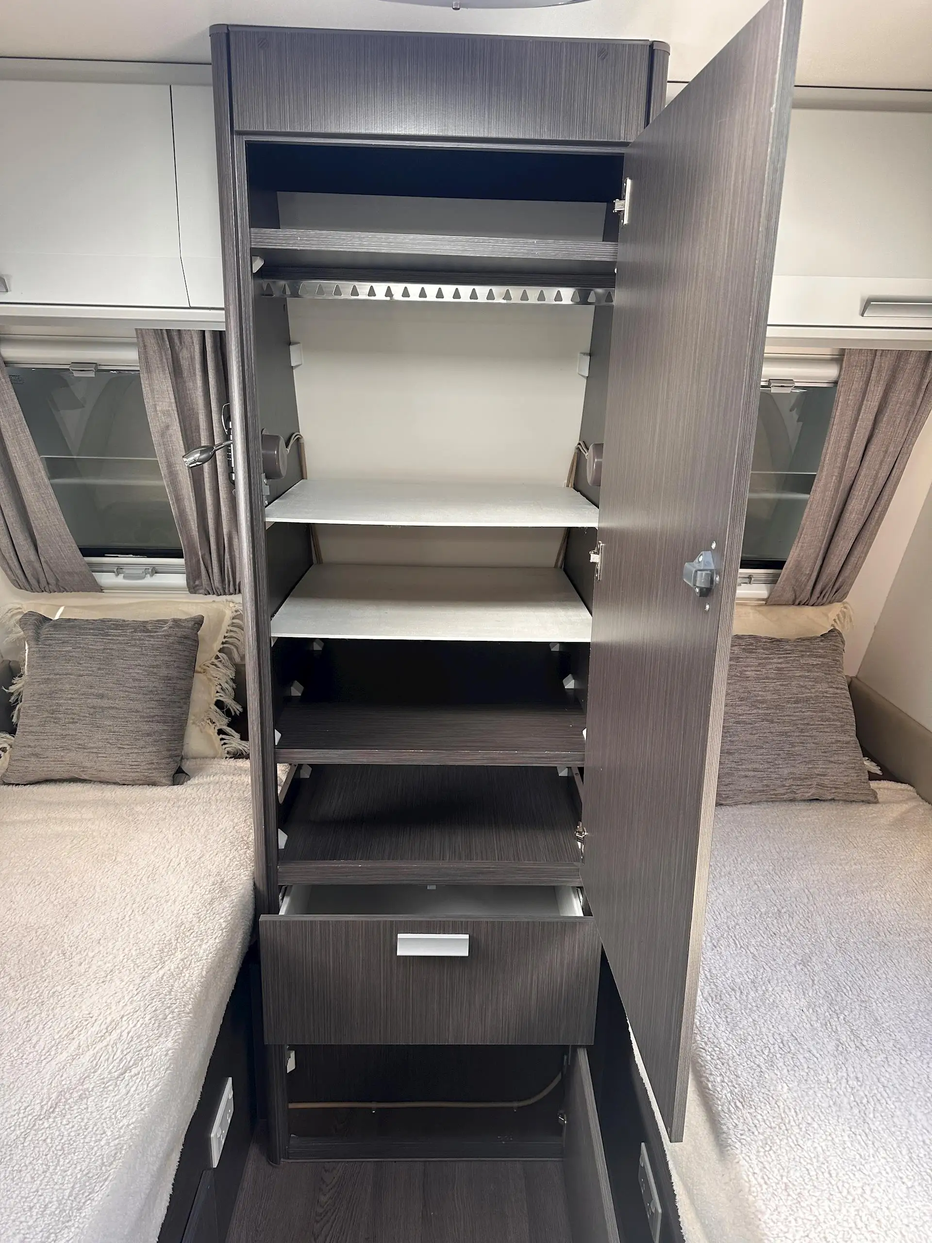 USED 2018 JAYCO JOURNEY 18.55-3 OUTBACK