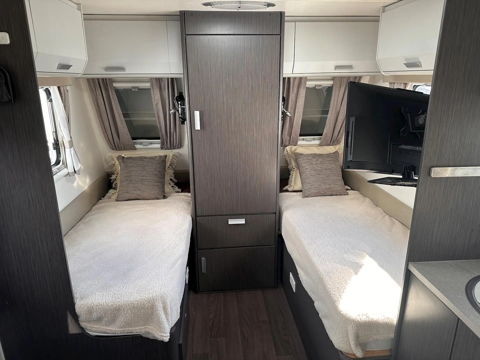 USED 2018 JAYCO JOURNEY 18.55-3 OUTBACK
