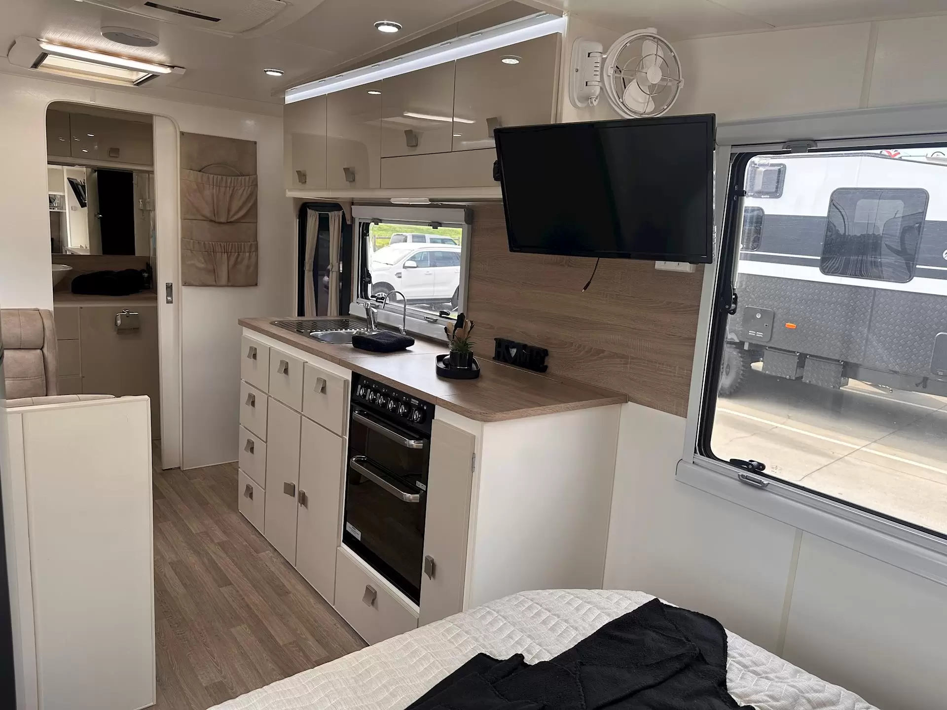 USED 2020 ESSENTIAL CARAVANS GRANT CRUISER