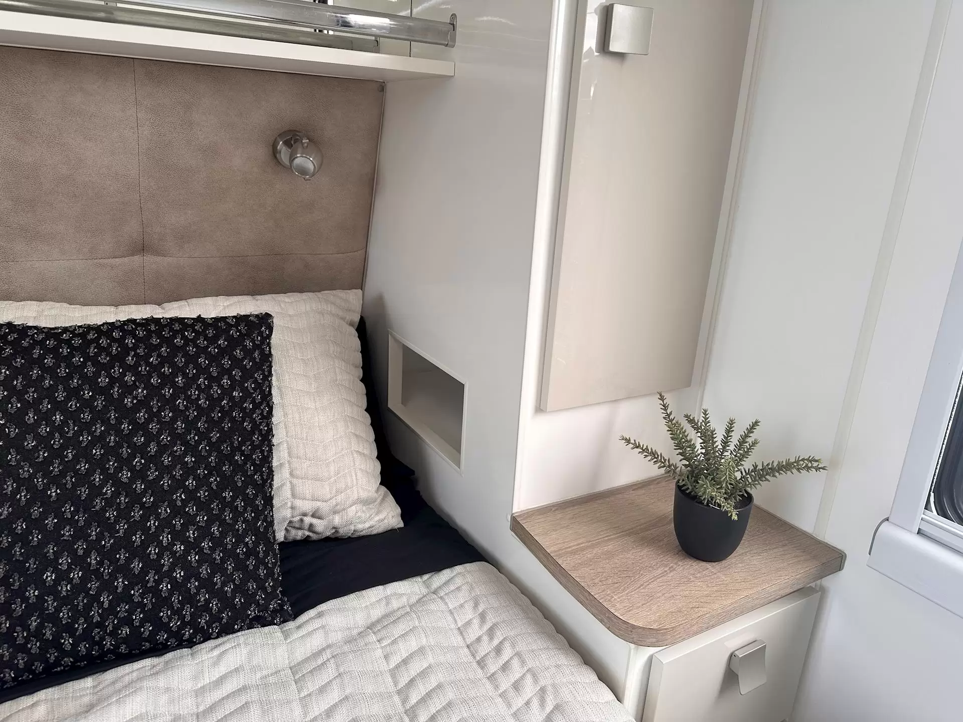 USED 2020 ESSENTIAL CARAVANS GRANT CRUISER