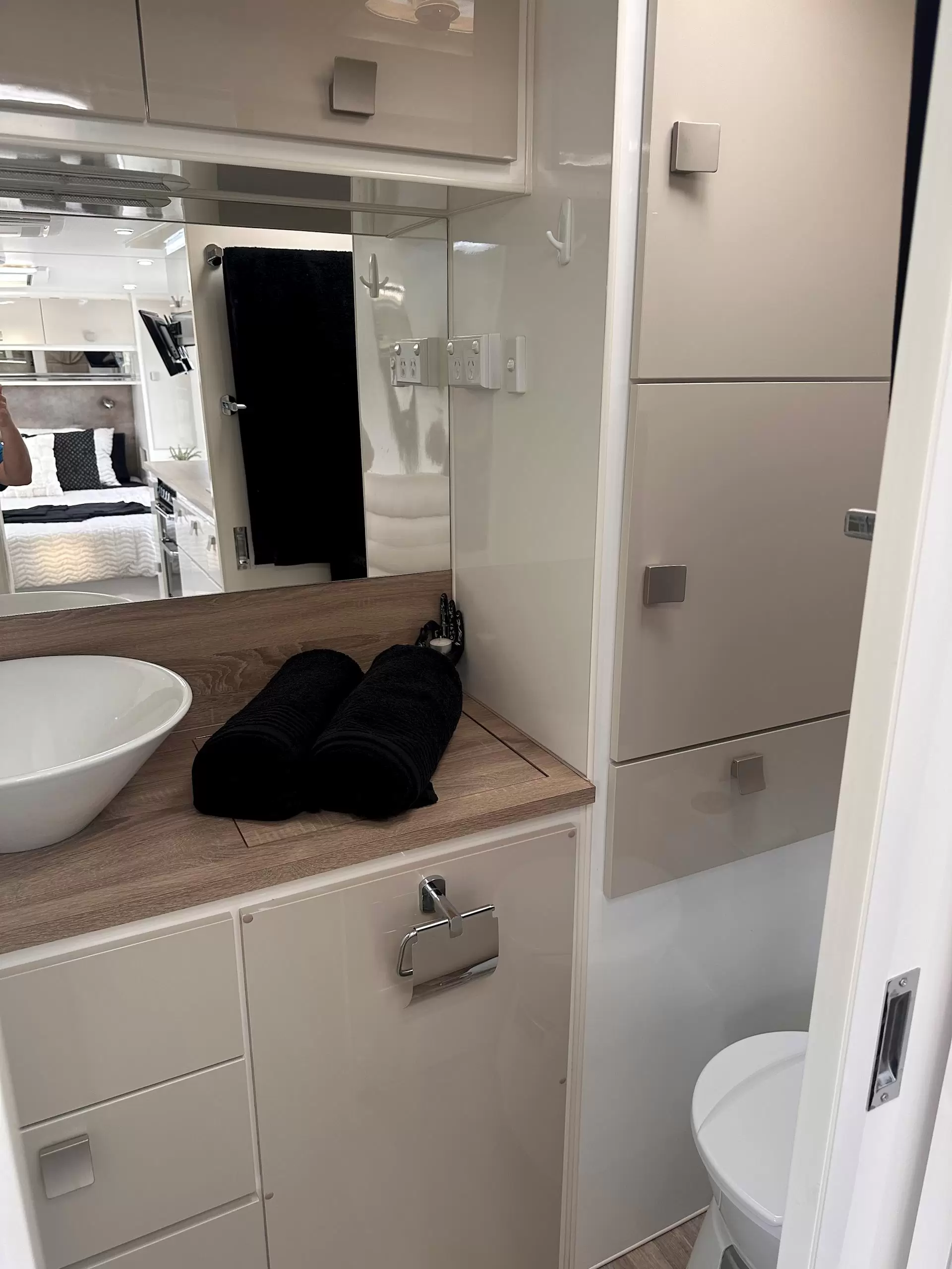 USED 2020 ESSENTIAL CARAVANS GRANT CRUISER