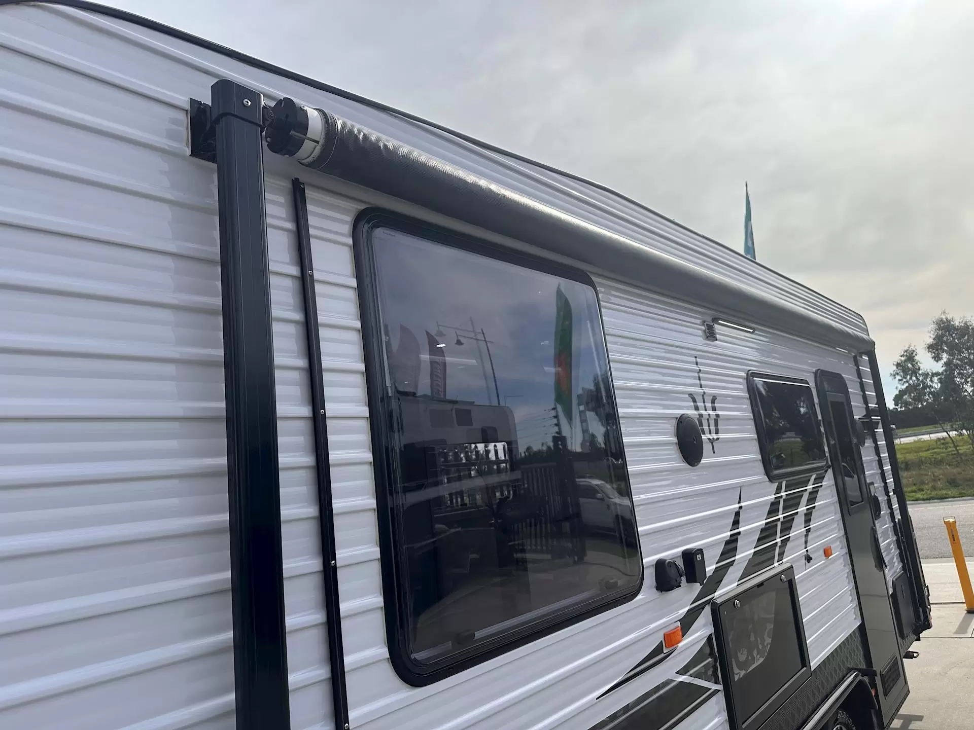 USED 2020 ESSENTIAL CARAVANS GRANT CRUISER