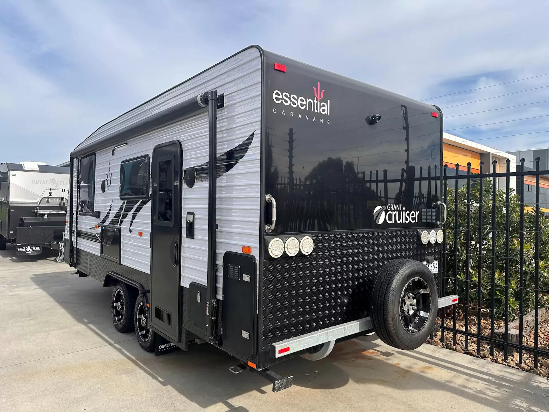 USED 2020 ESSENTIAL CARAVANS GRANT CRUISER