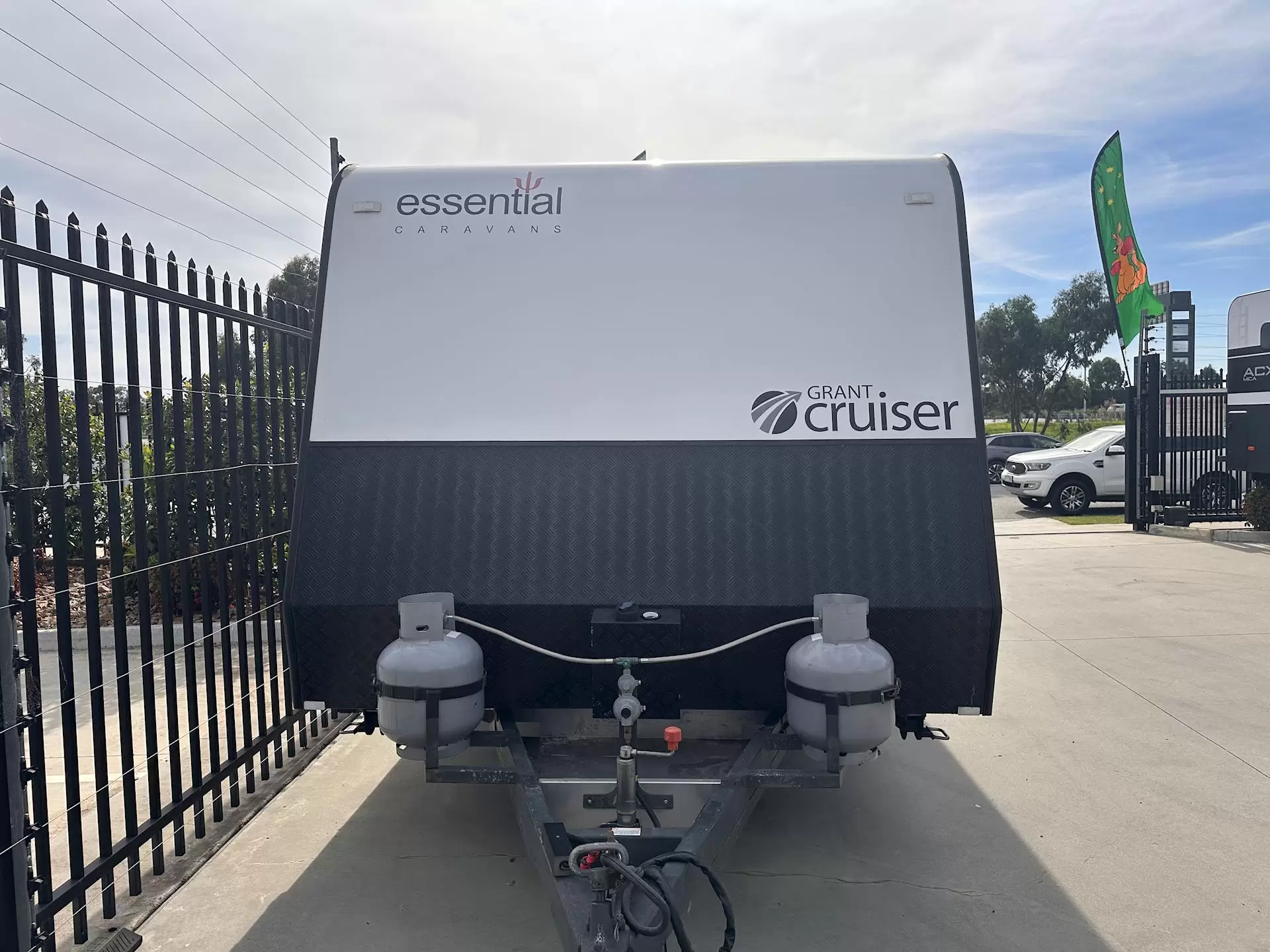 USED 2020 ESSENTIAL CARAVANS GRANT CRUISER