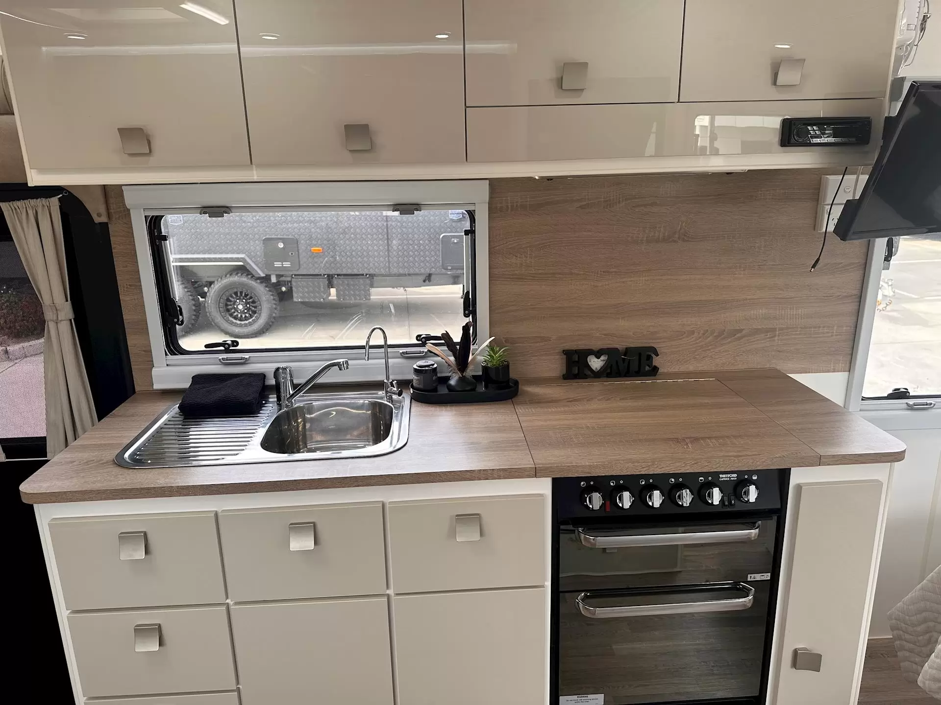 USED 2020 ESSENTIAL CARAVANS GRANT CRUISER